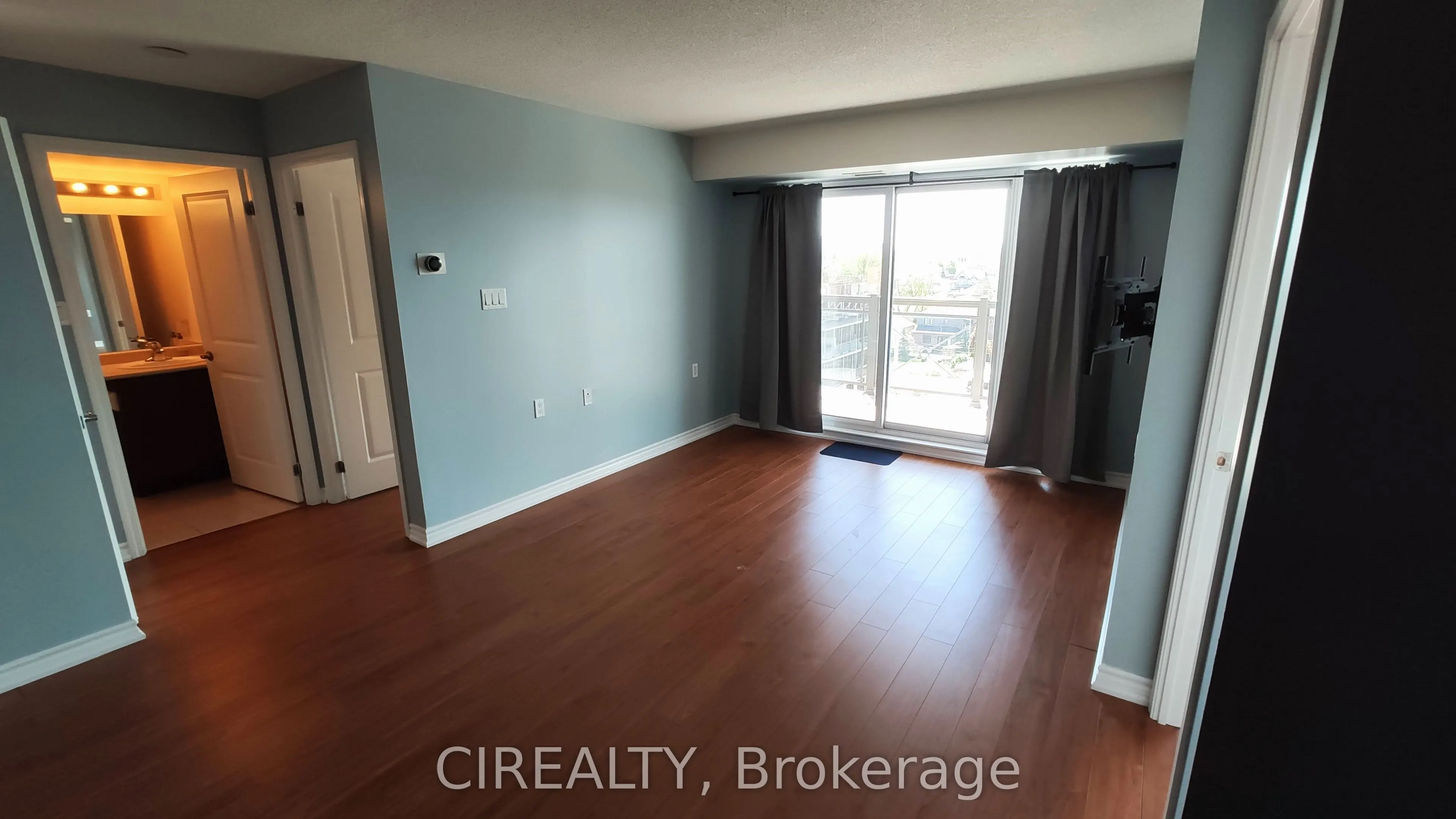 872 Sheppard Avenue W, #607