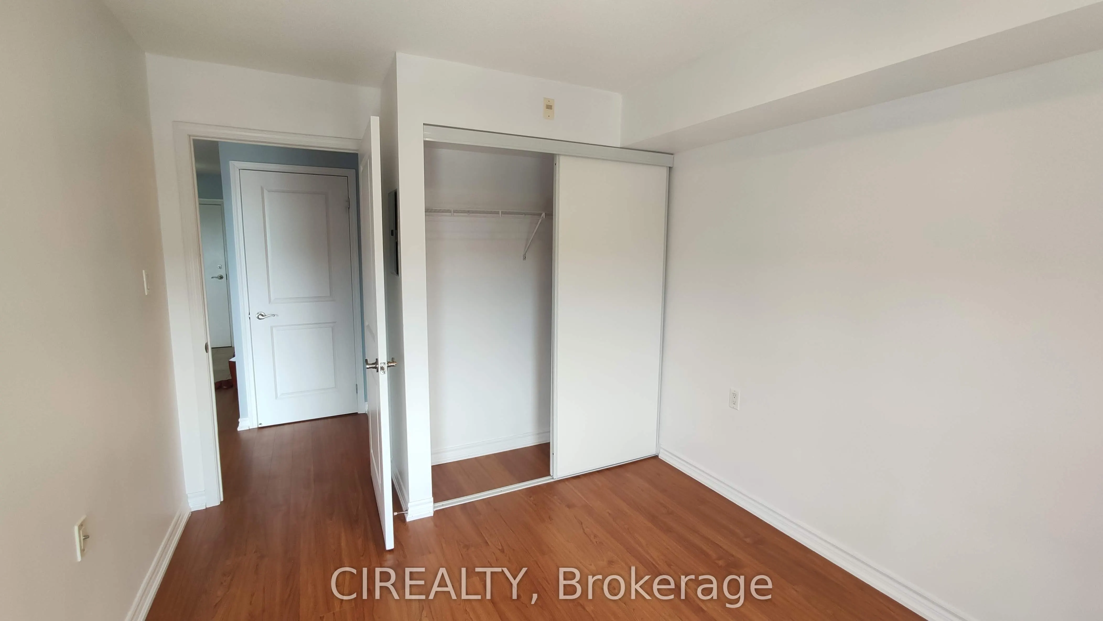 872 Sheppard Avenue W, #607