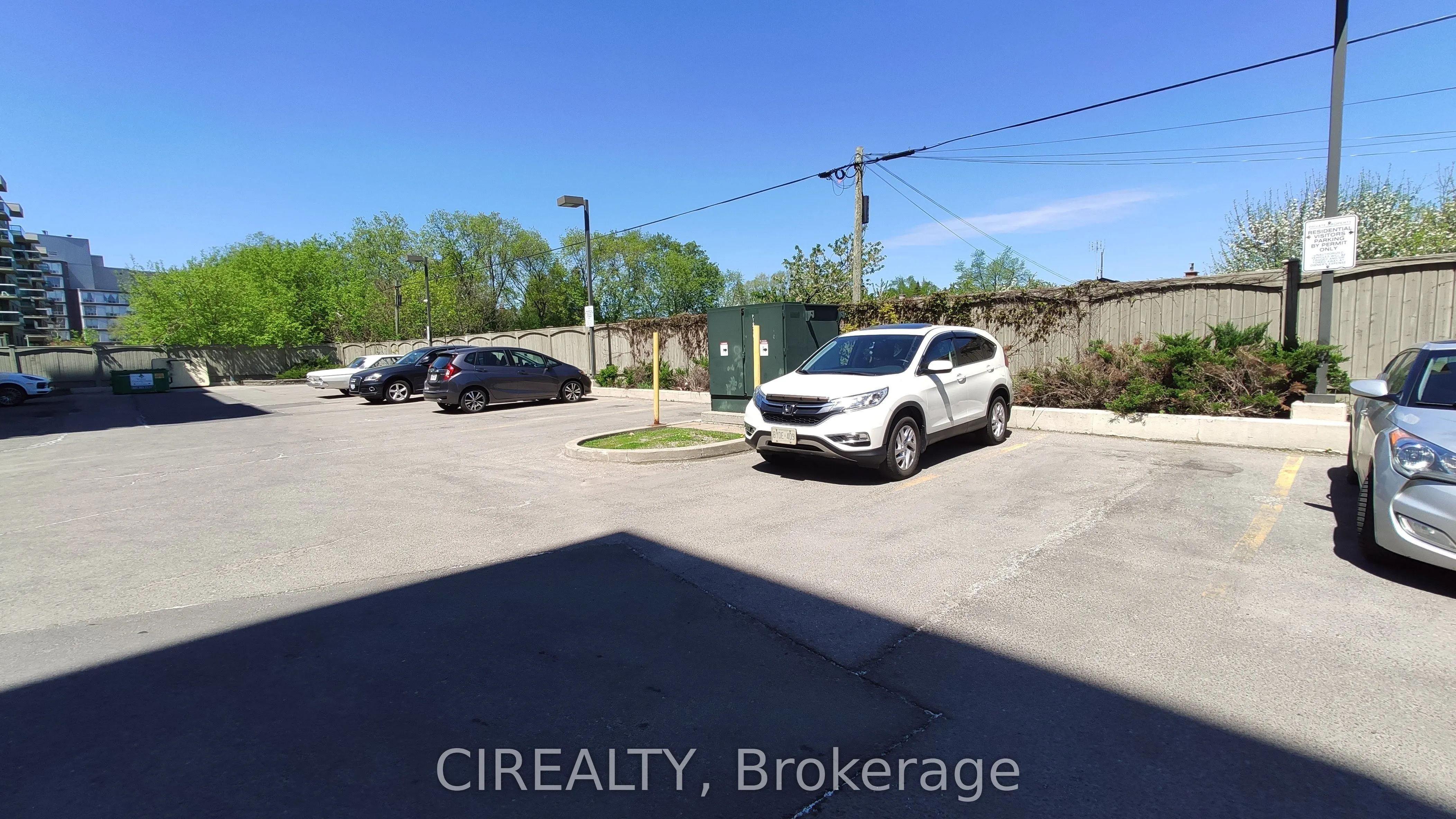 872 Sheppard Avenue W, #607