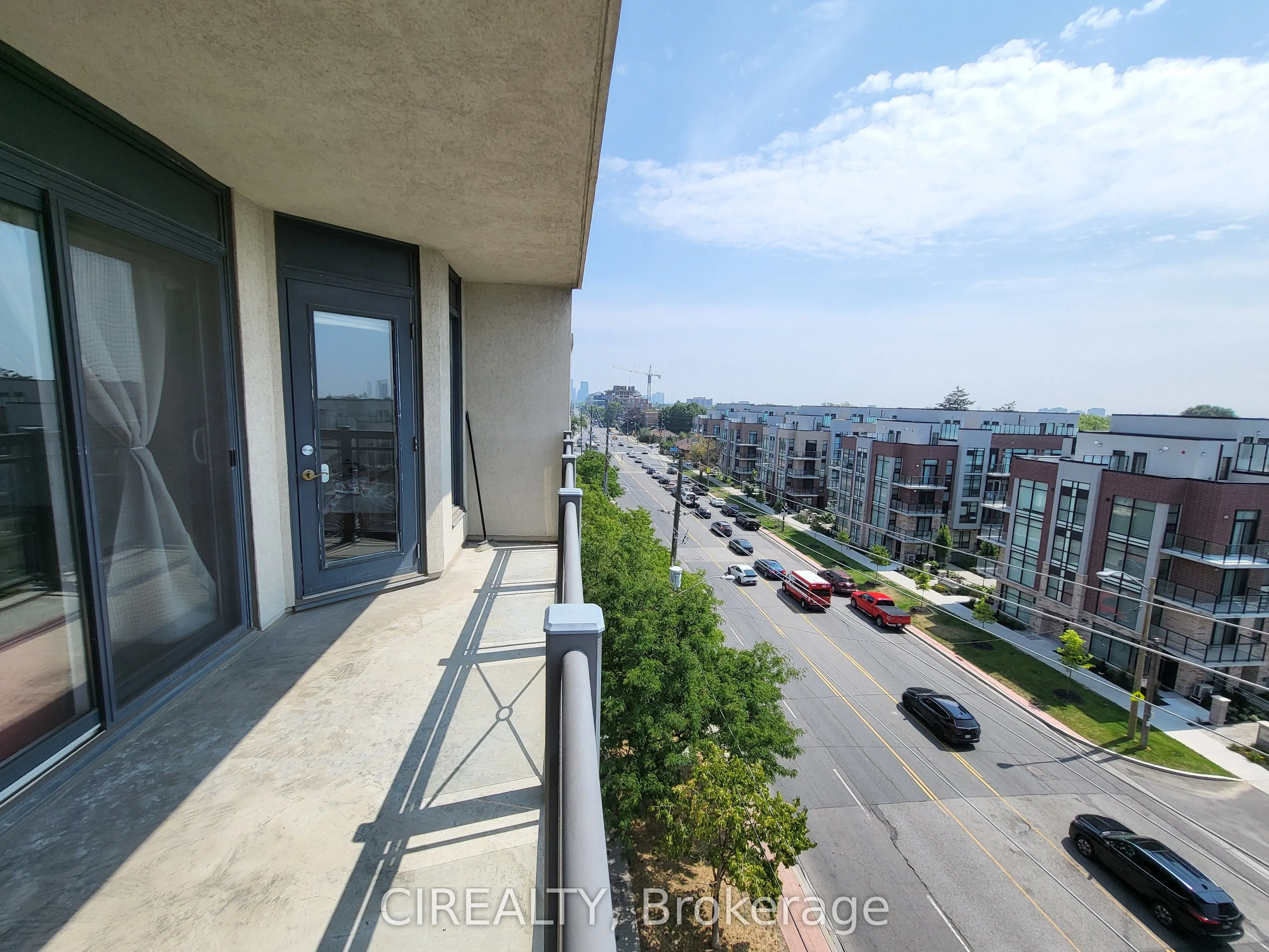 872 Sheppard Avenue W, #607