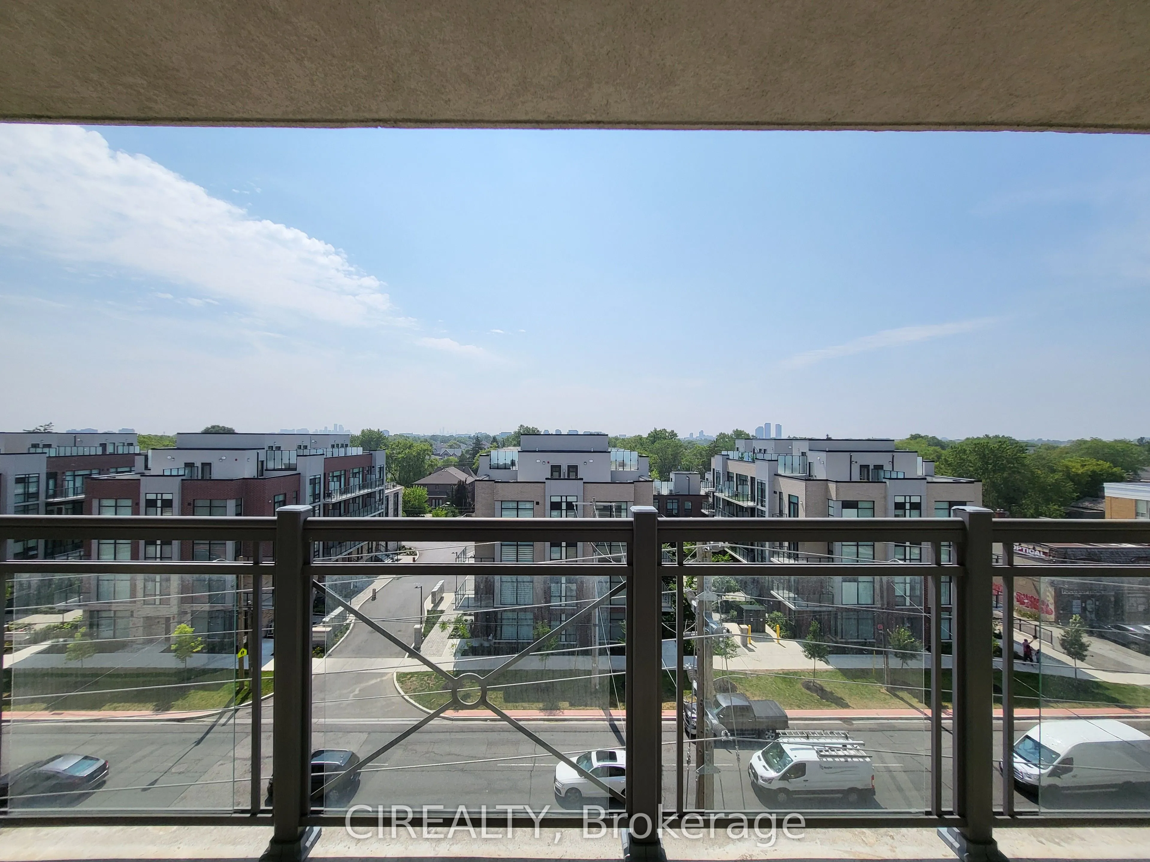 872 Sheppard Avenue W, #607
