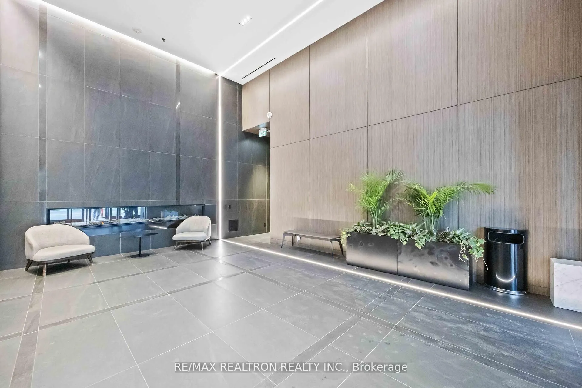 181 Dundas Street E, #1207