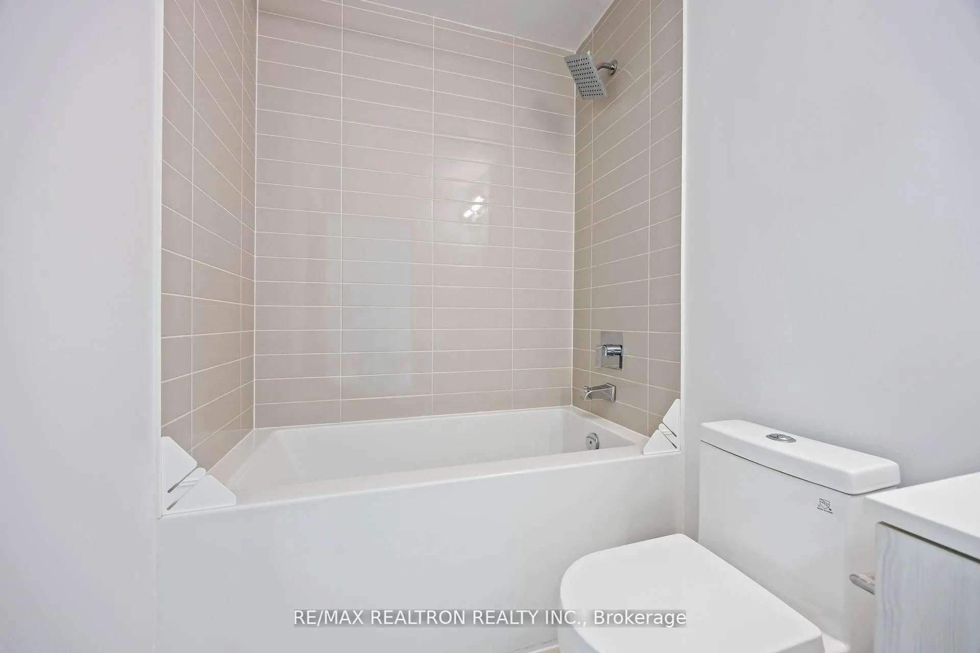 181 Dundas Street E, #1207