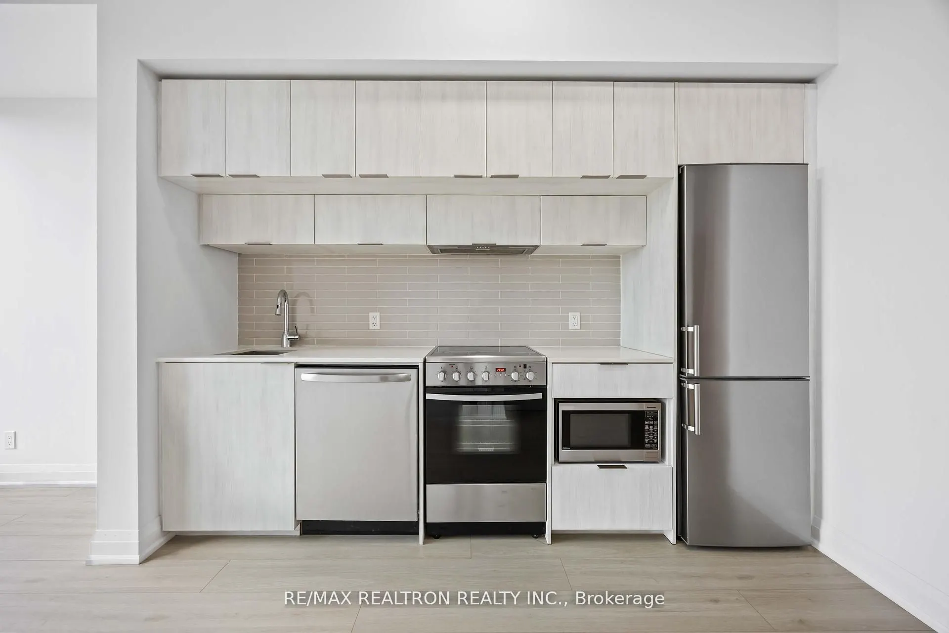 181 Dundas Street E, #1207