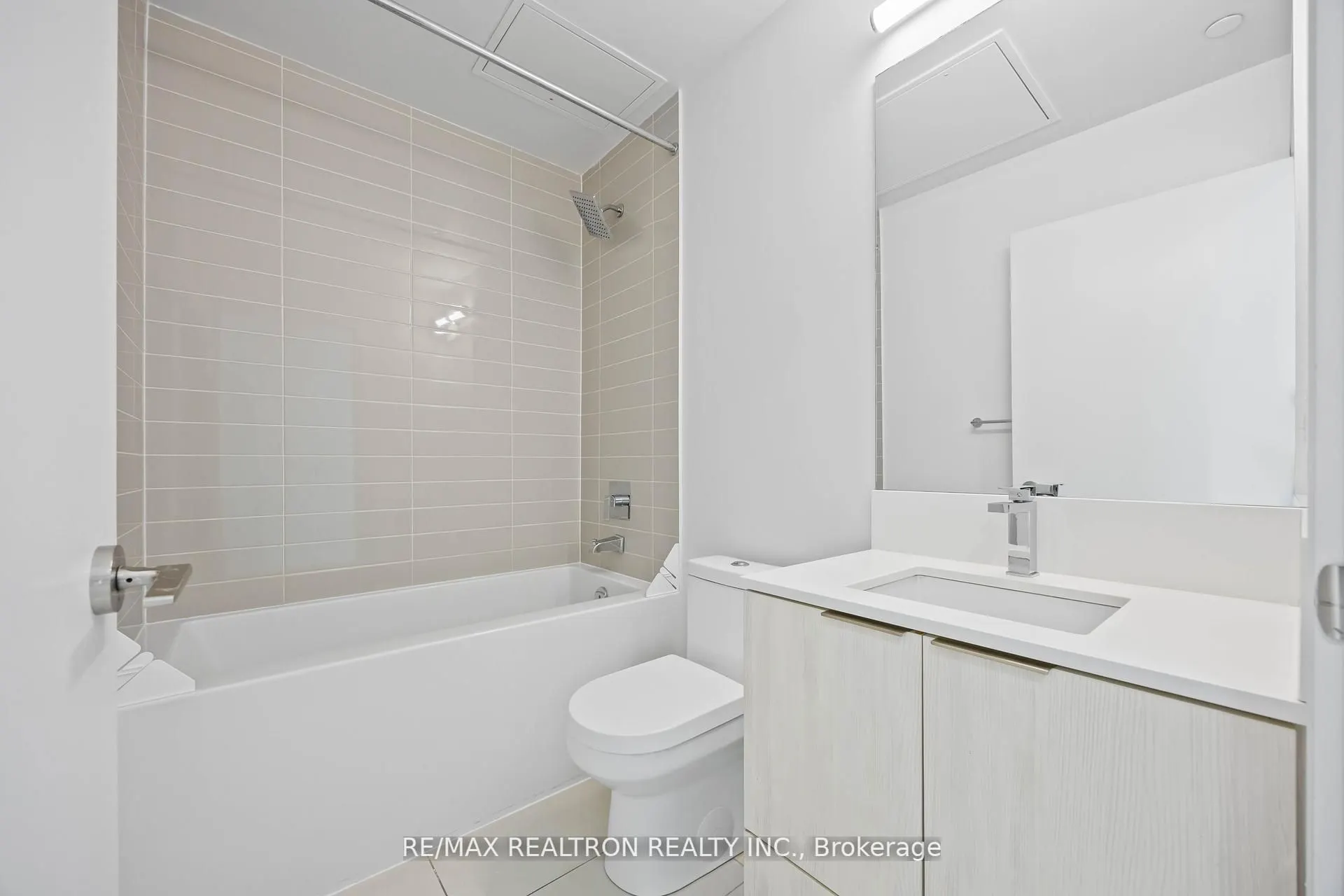 181 Dundas Street E, #1207