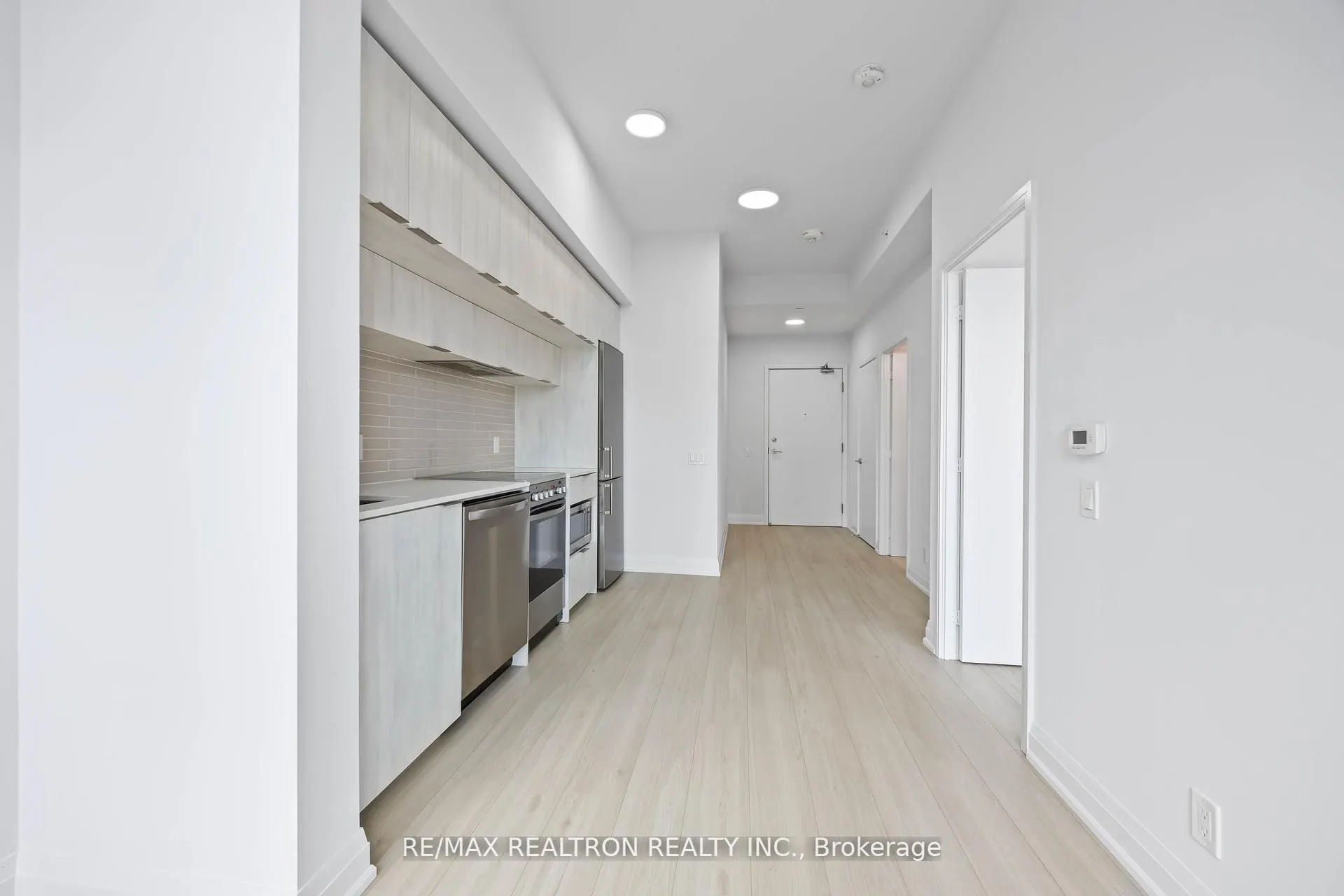 181 Dundas Street E, #1207