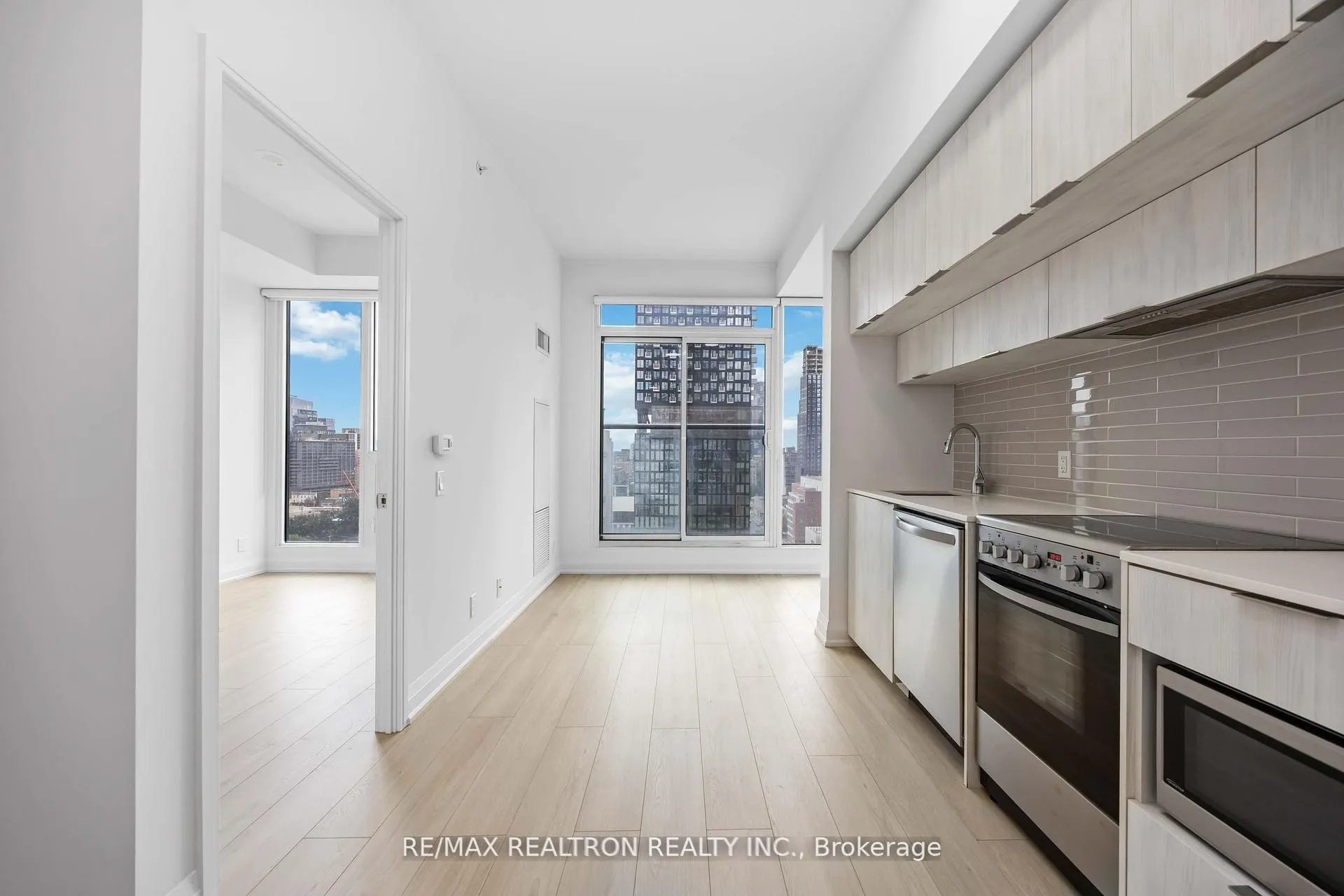 181 Dundas Street E, #1207