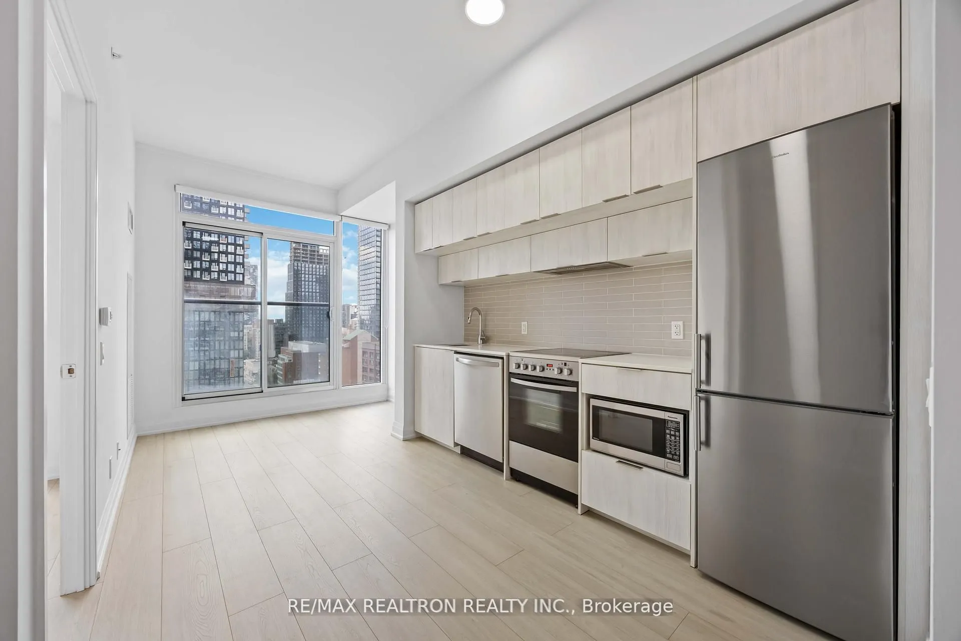 181 Dundas Street E, #1207