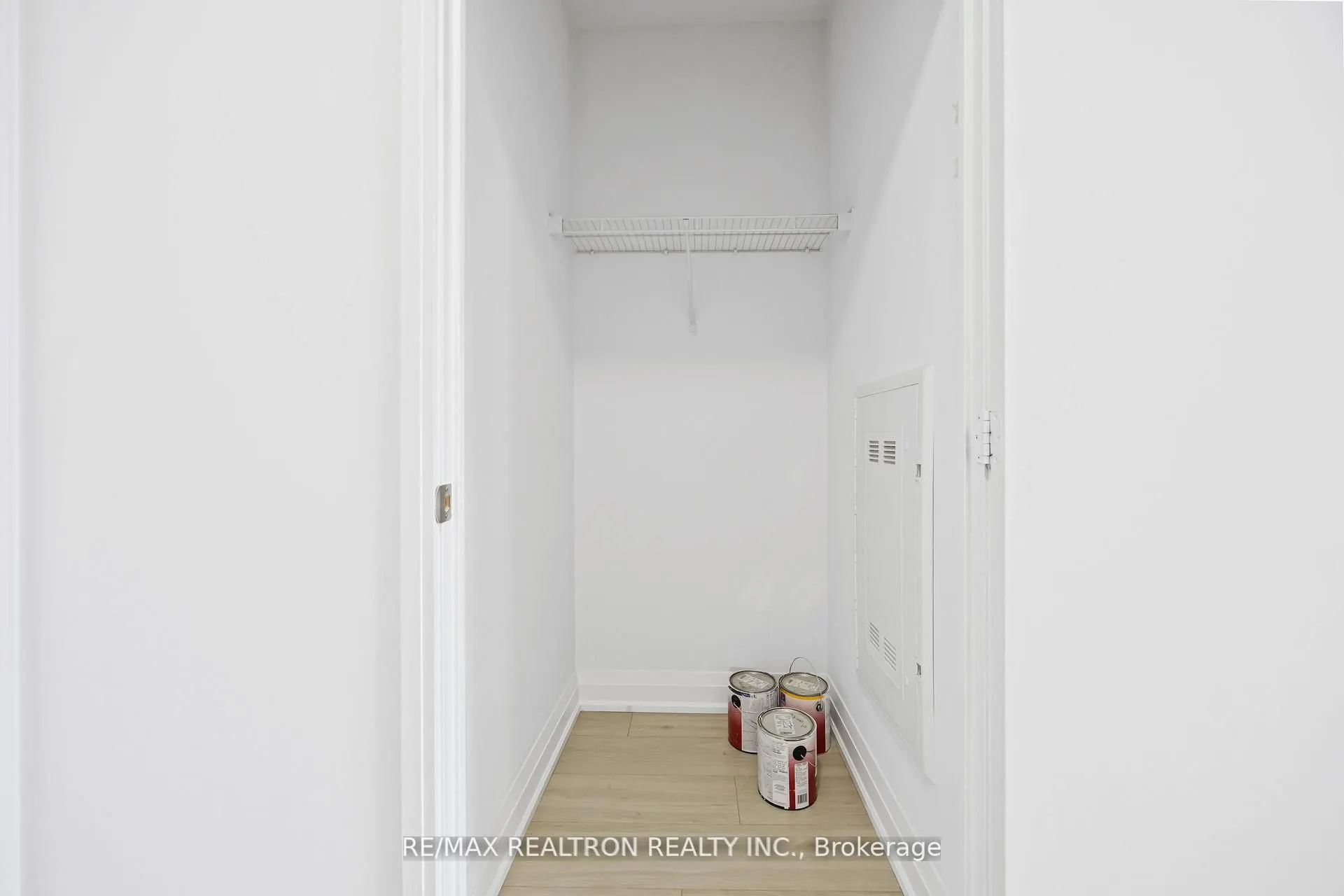 181 Dundas Street E, #1207