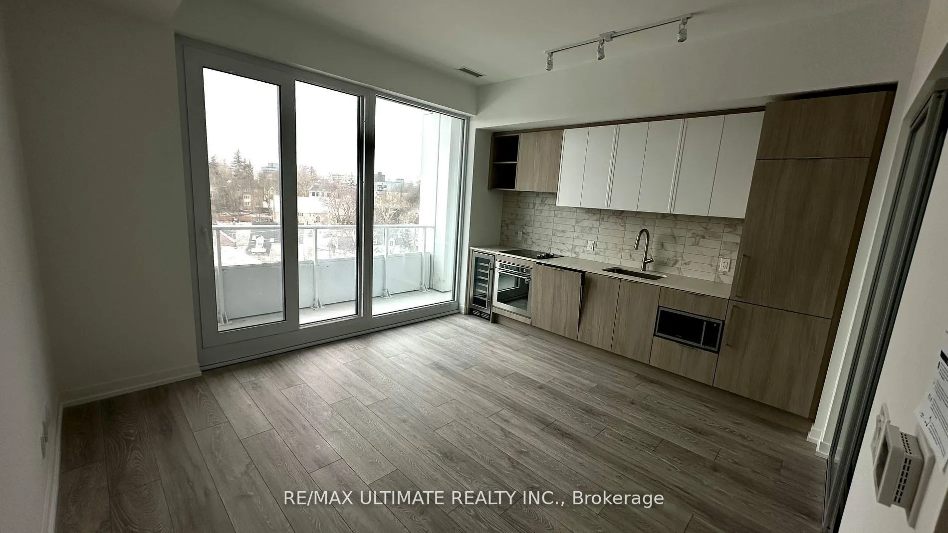 2020 Bathurst Street, #815
