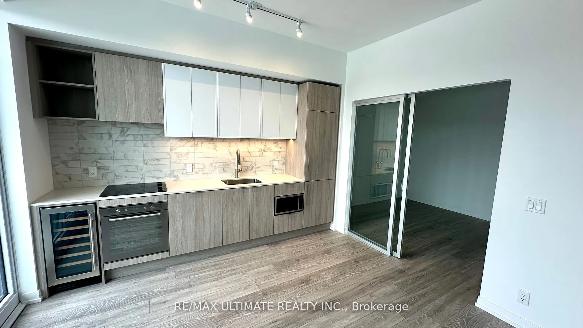 2020 Bathurst Street, #815
