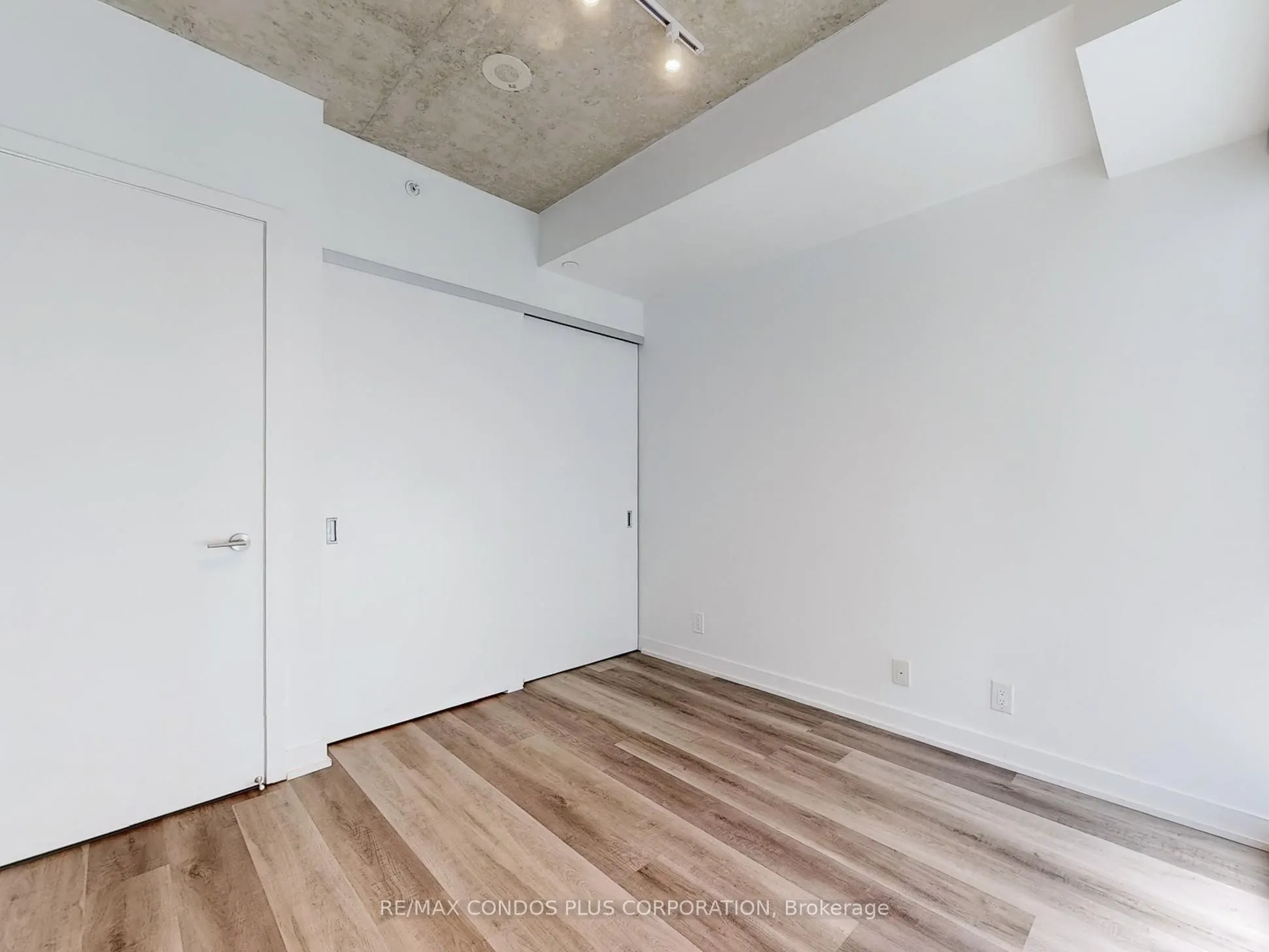 11 Charlotte Street, #1401