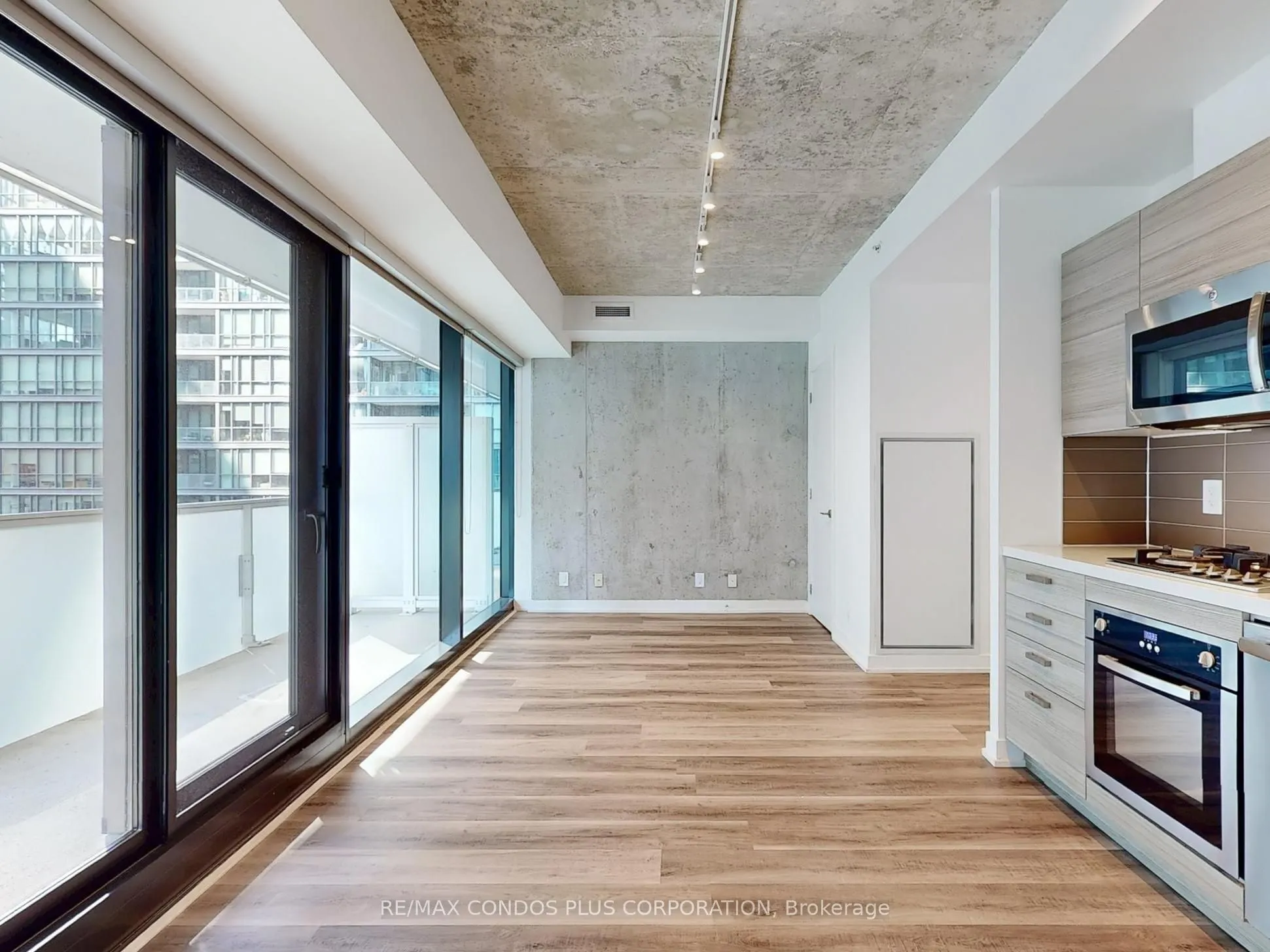 11 Charlotte Street, #1401