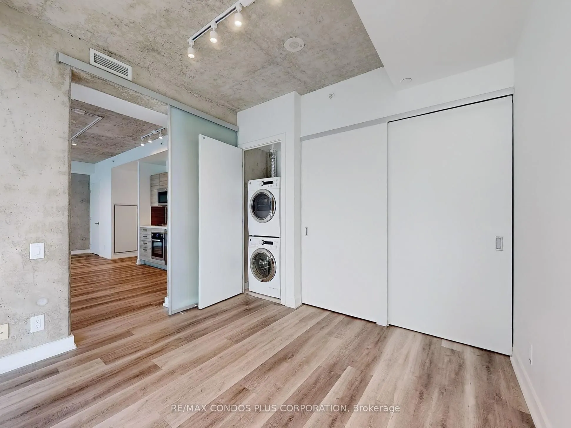 11 Charlotte Street, #1401
