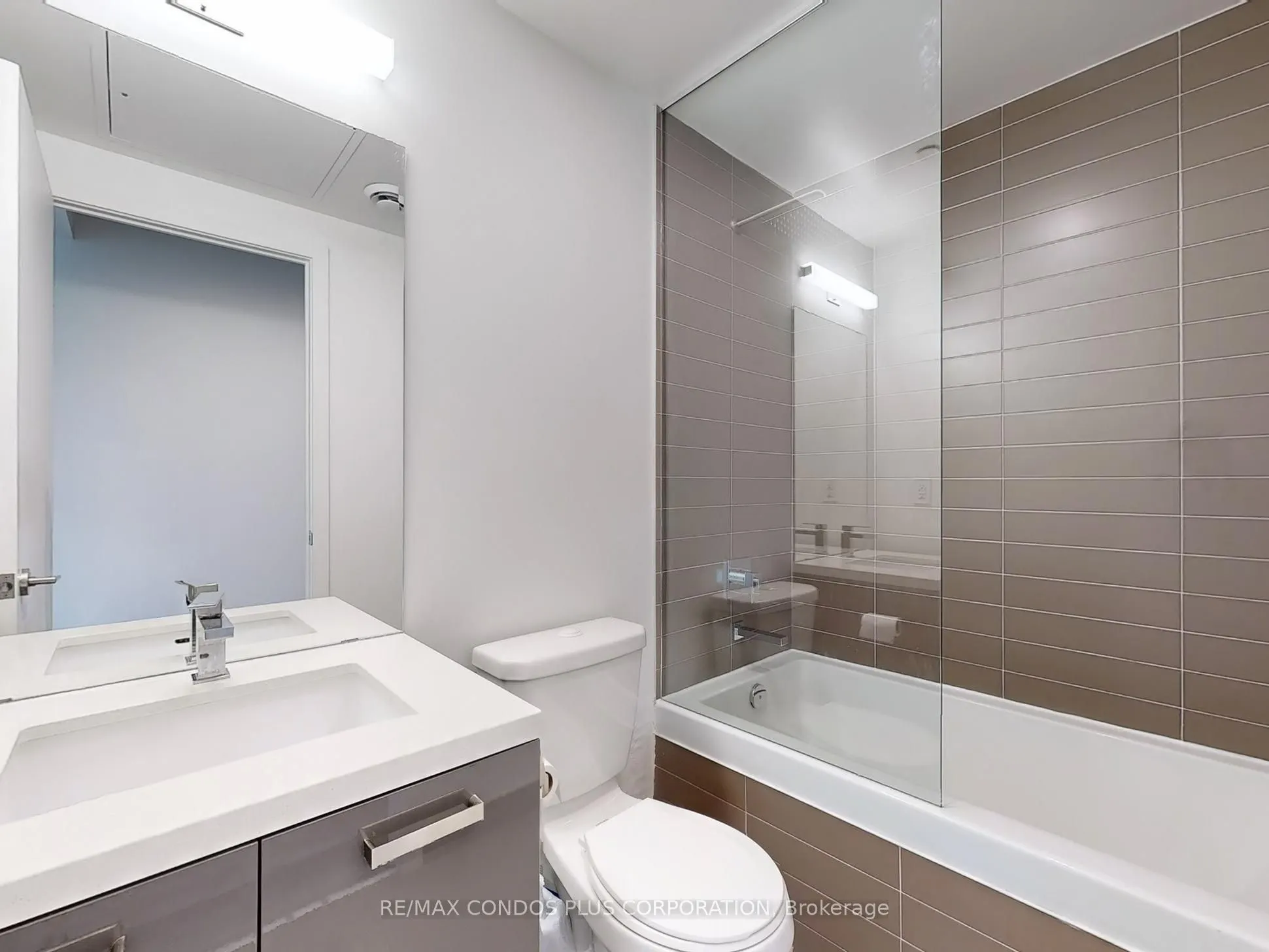 11 Charlotte Street, #1401