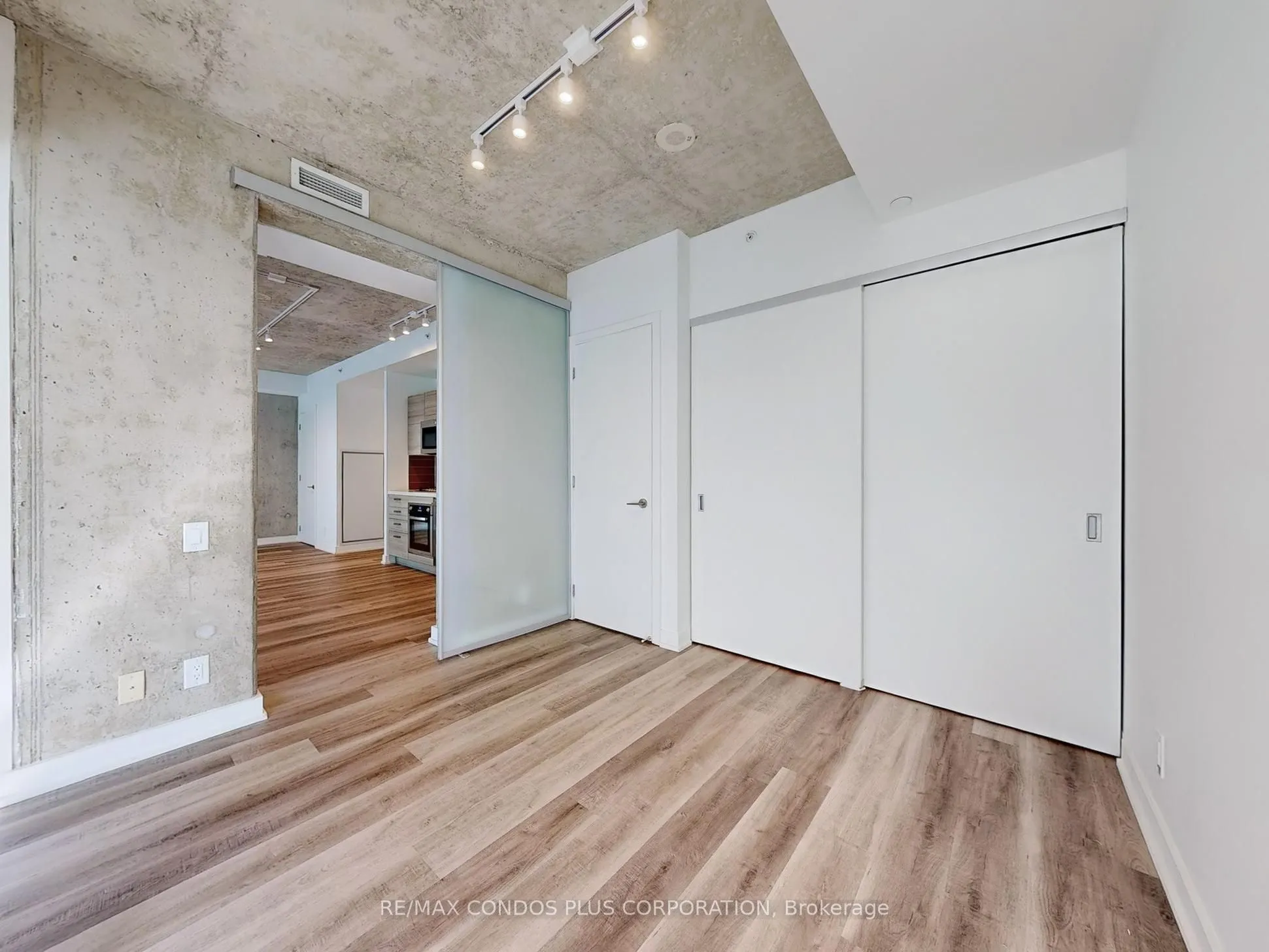11 Charlotte Street, #1401