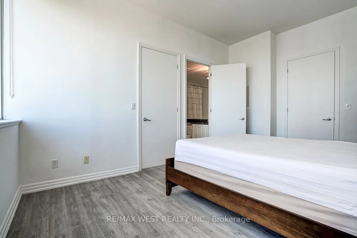 797 Don Mills Road, #1001