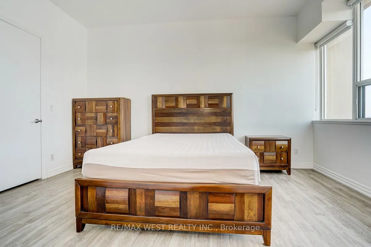 797 Don Mills Road, #1001