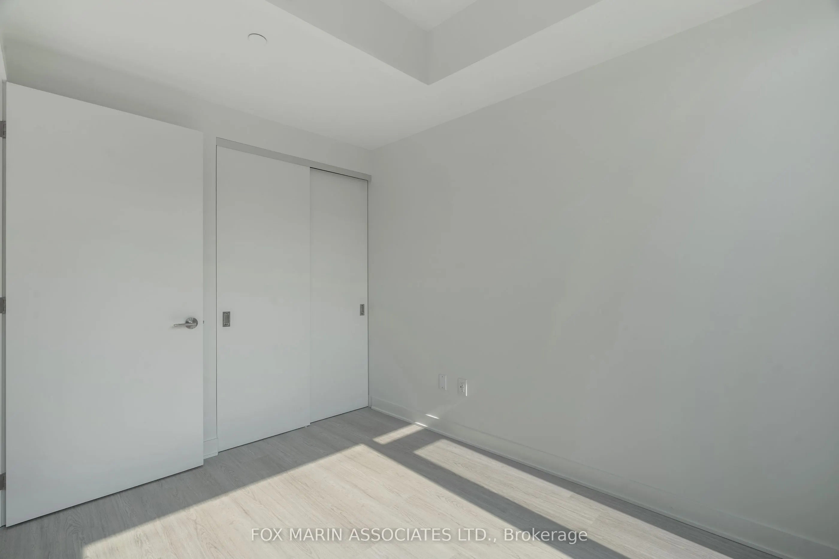 11 Yorkville Avenue, #816