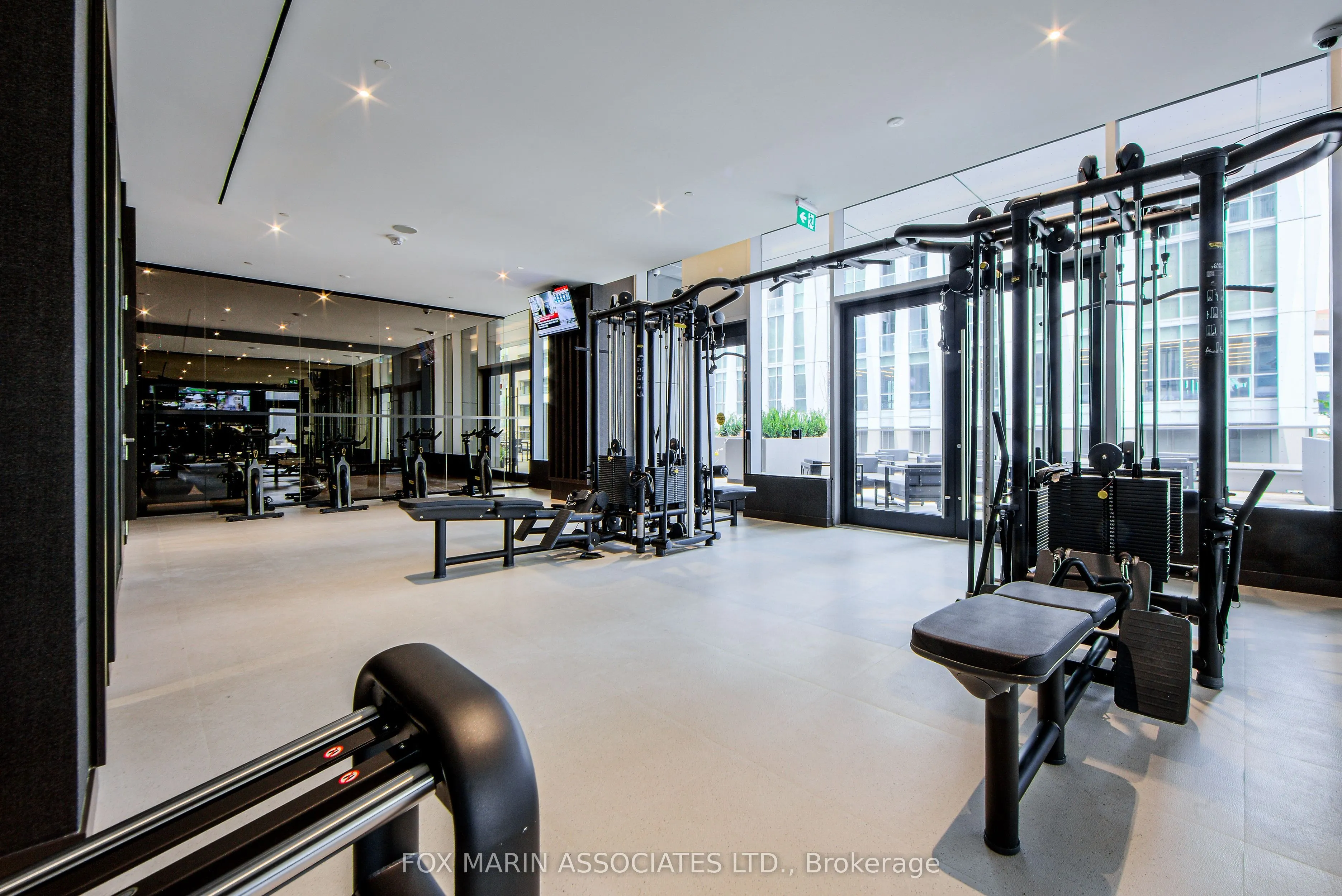 11 Yorkville Avenue, #816
