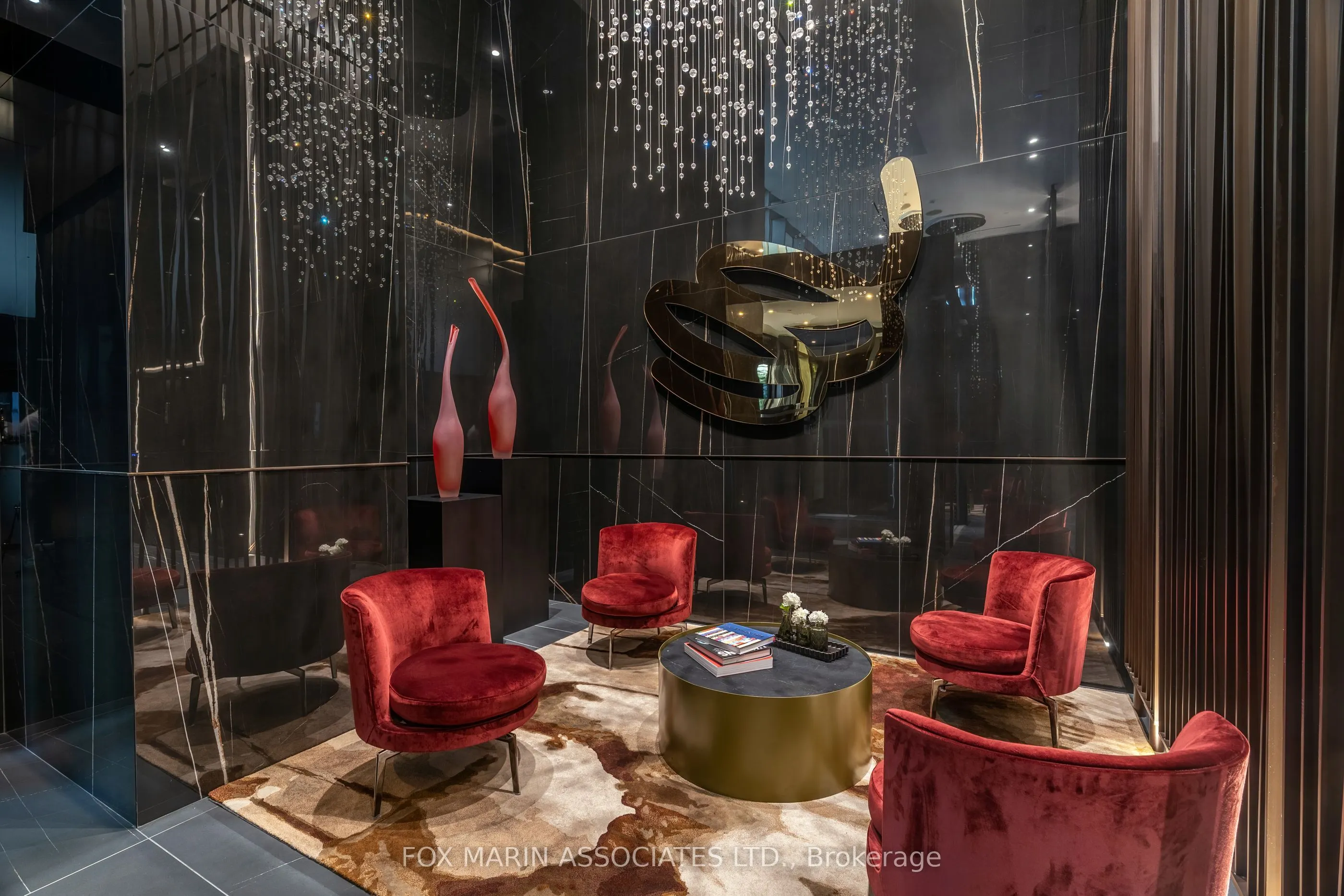 11 Yorkville Avenue, #816