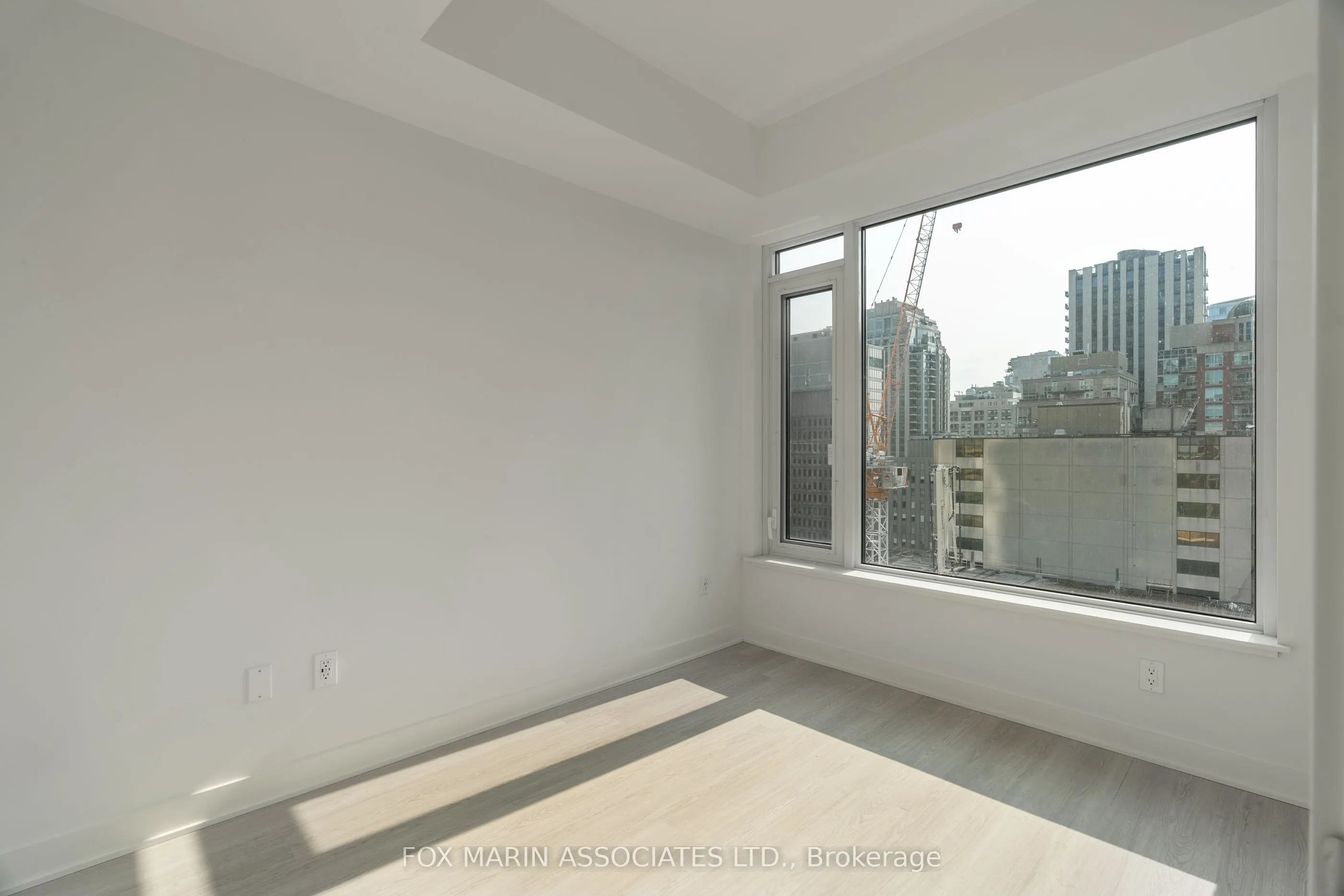 11 Yorkville Avenue, #816