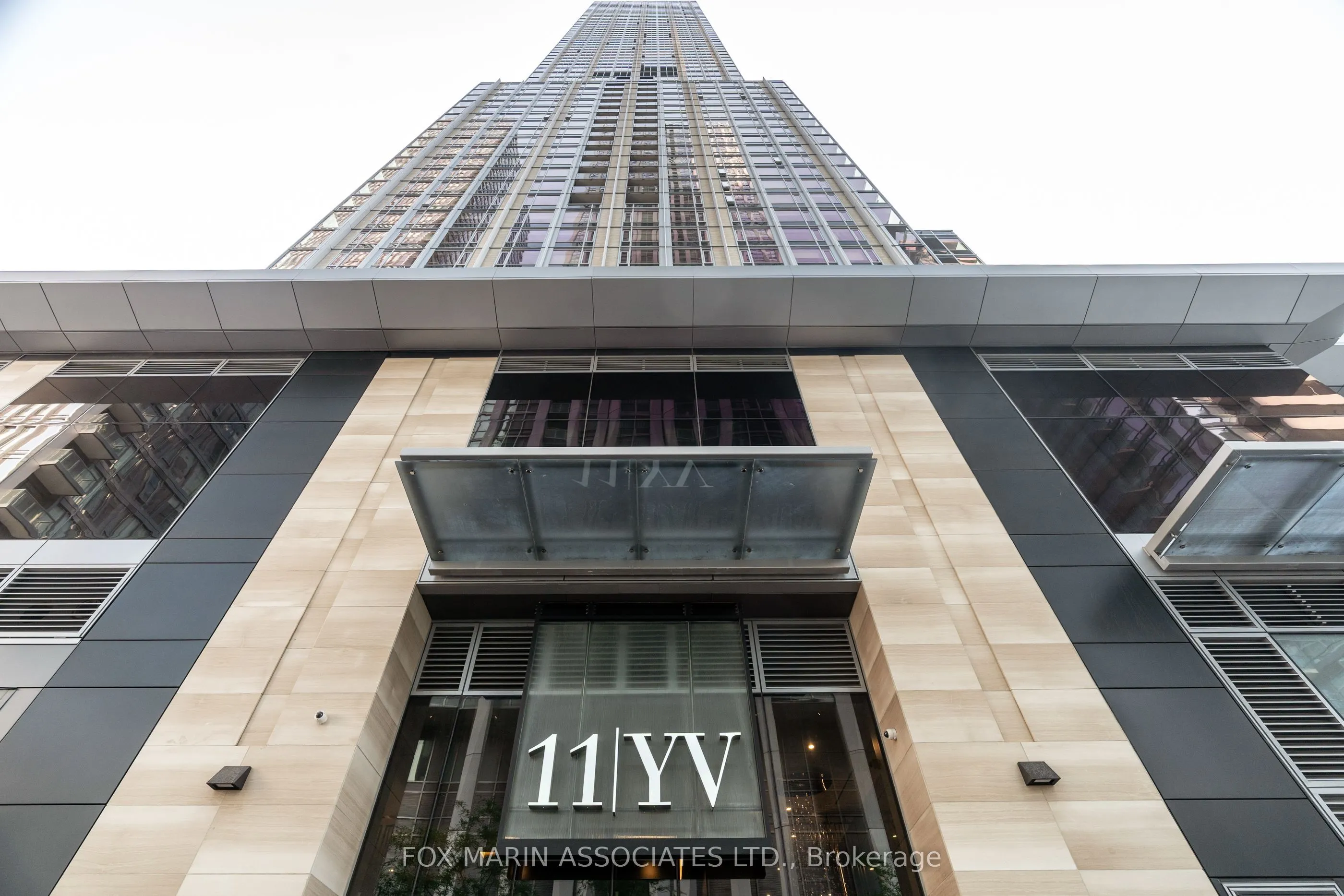 11 Yorkville Avenue, #816