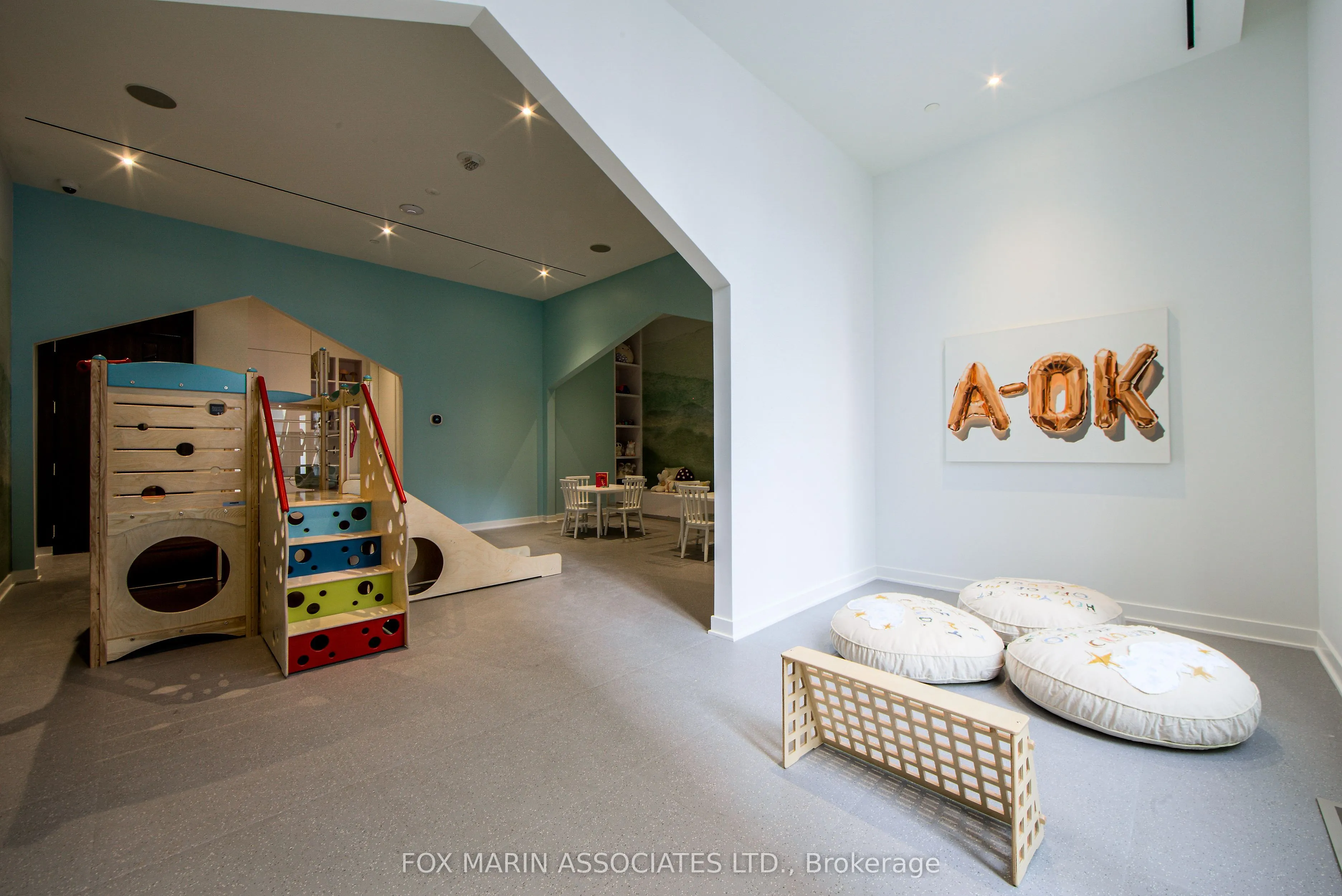 11 Yorkville Avenue, #816