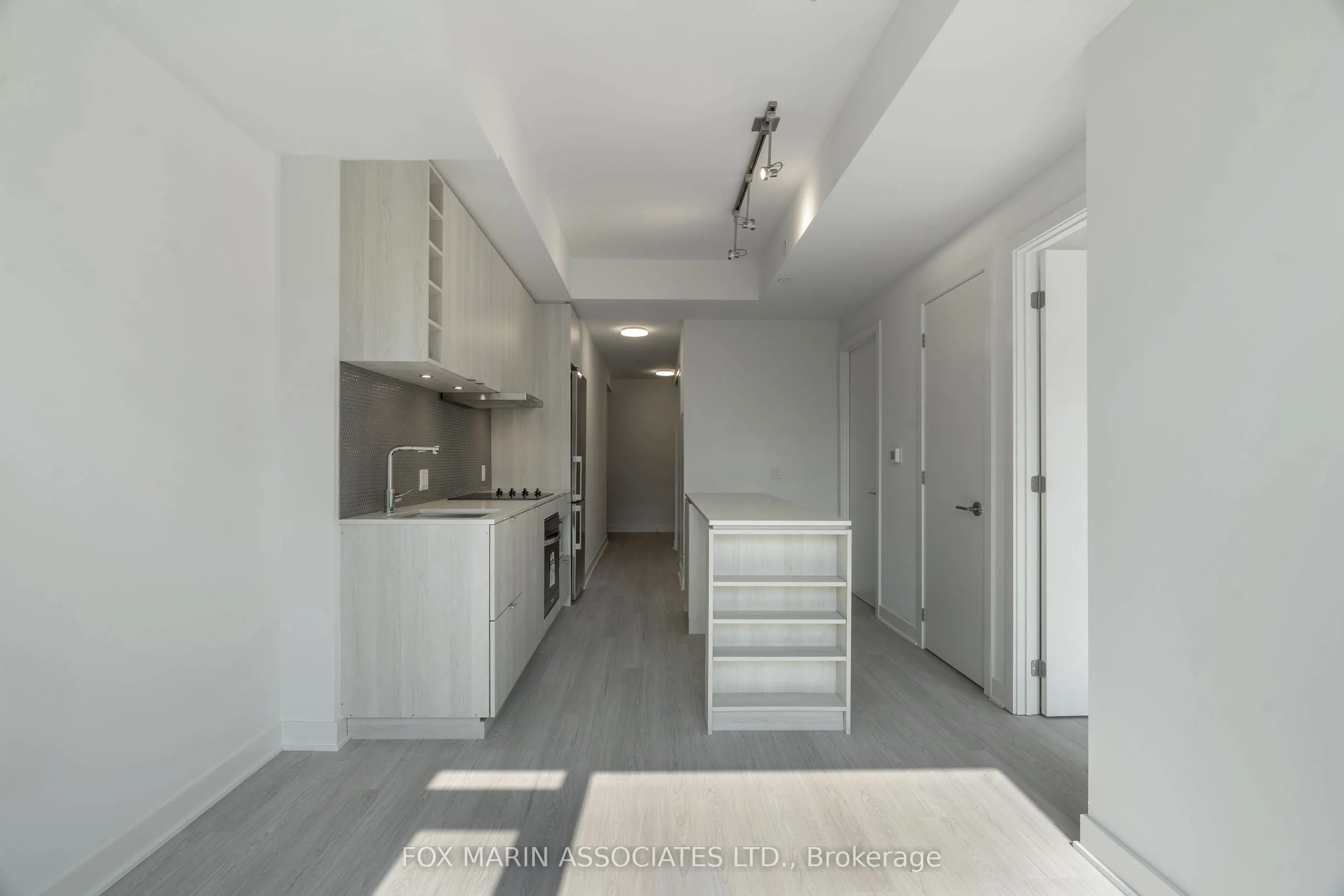 11 Yorkville Avenue, #916