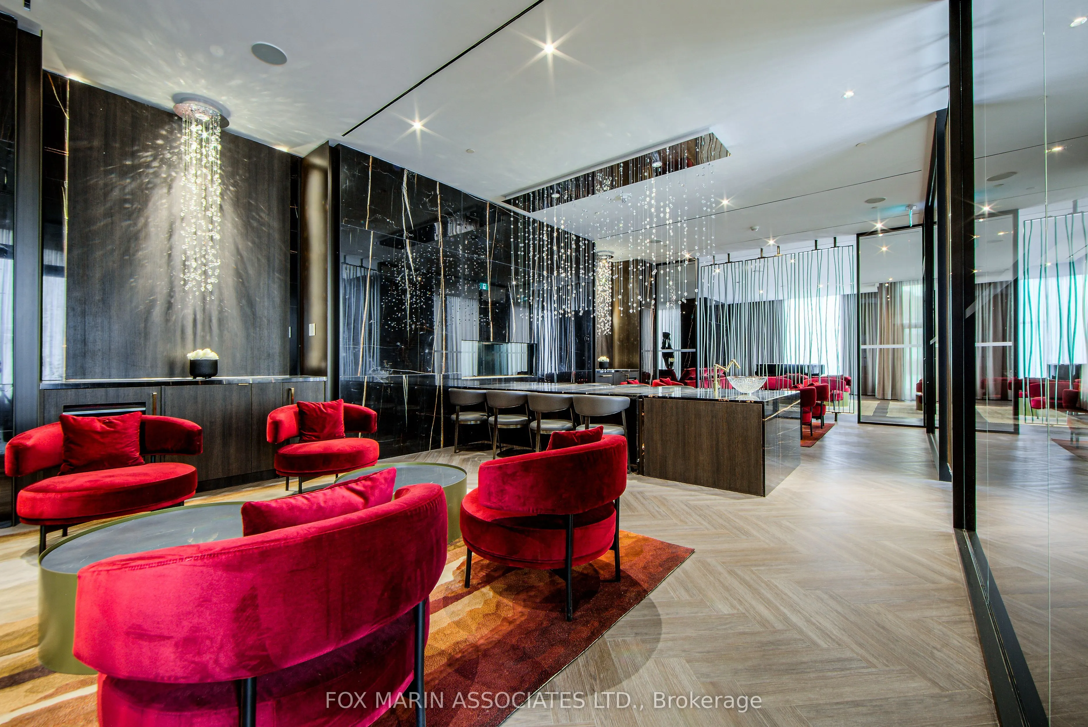 11 Yorkville Avenue, #916