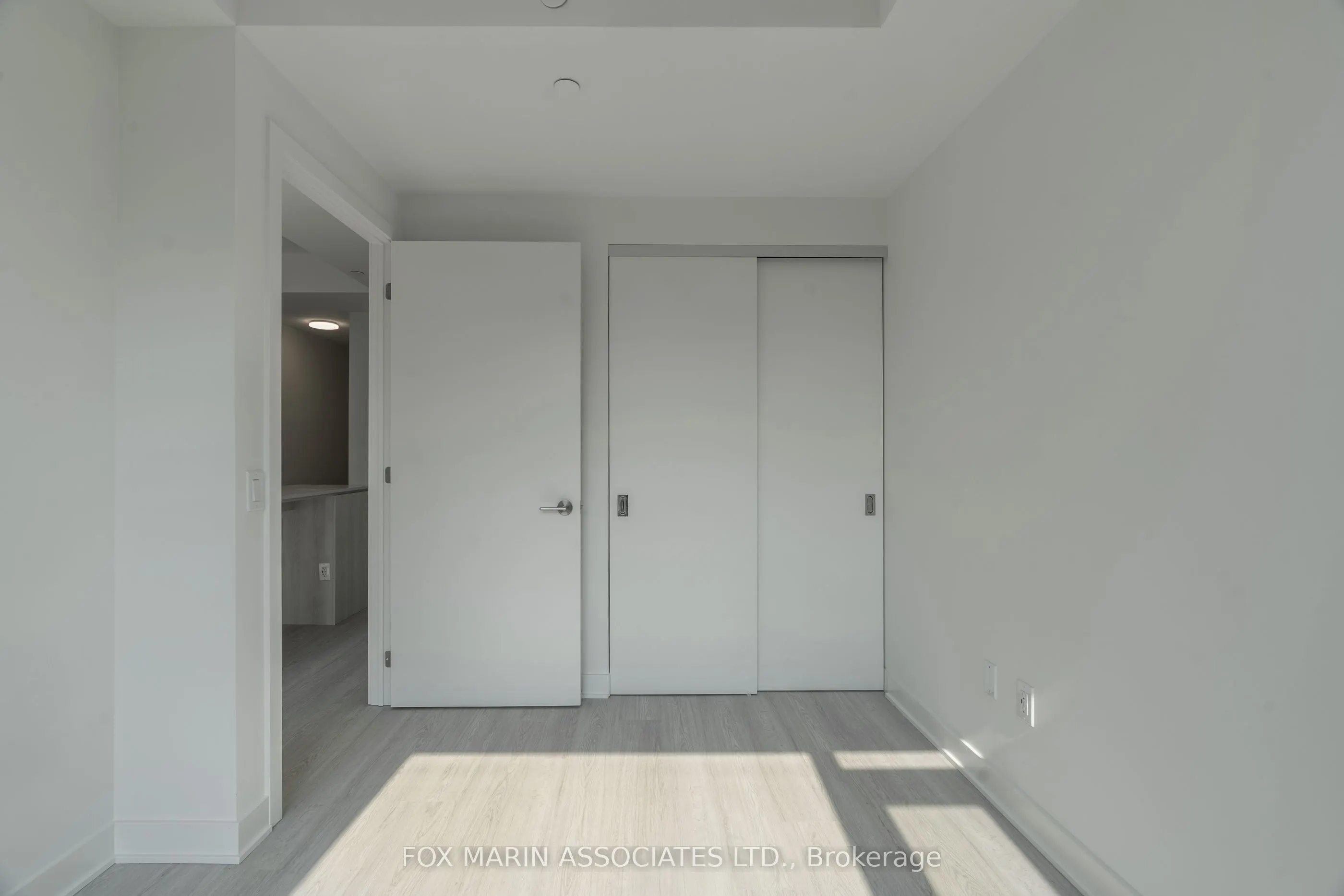 11 Yorkville Avenue, #916