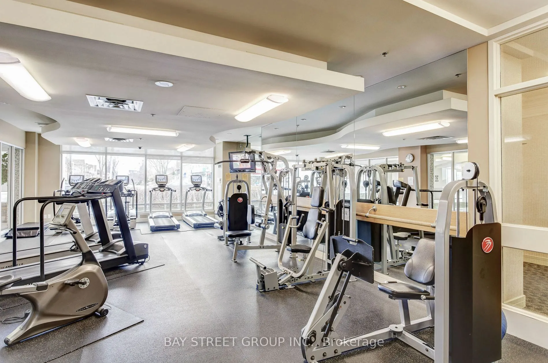 18 Harrison Garden Boulevard, #1009