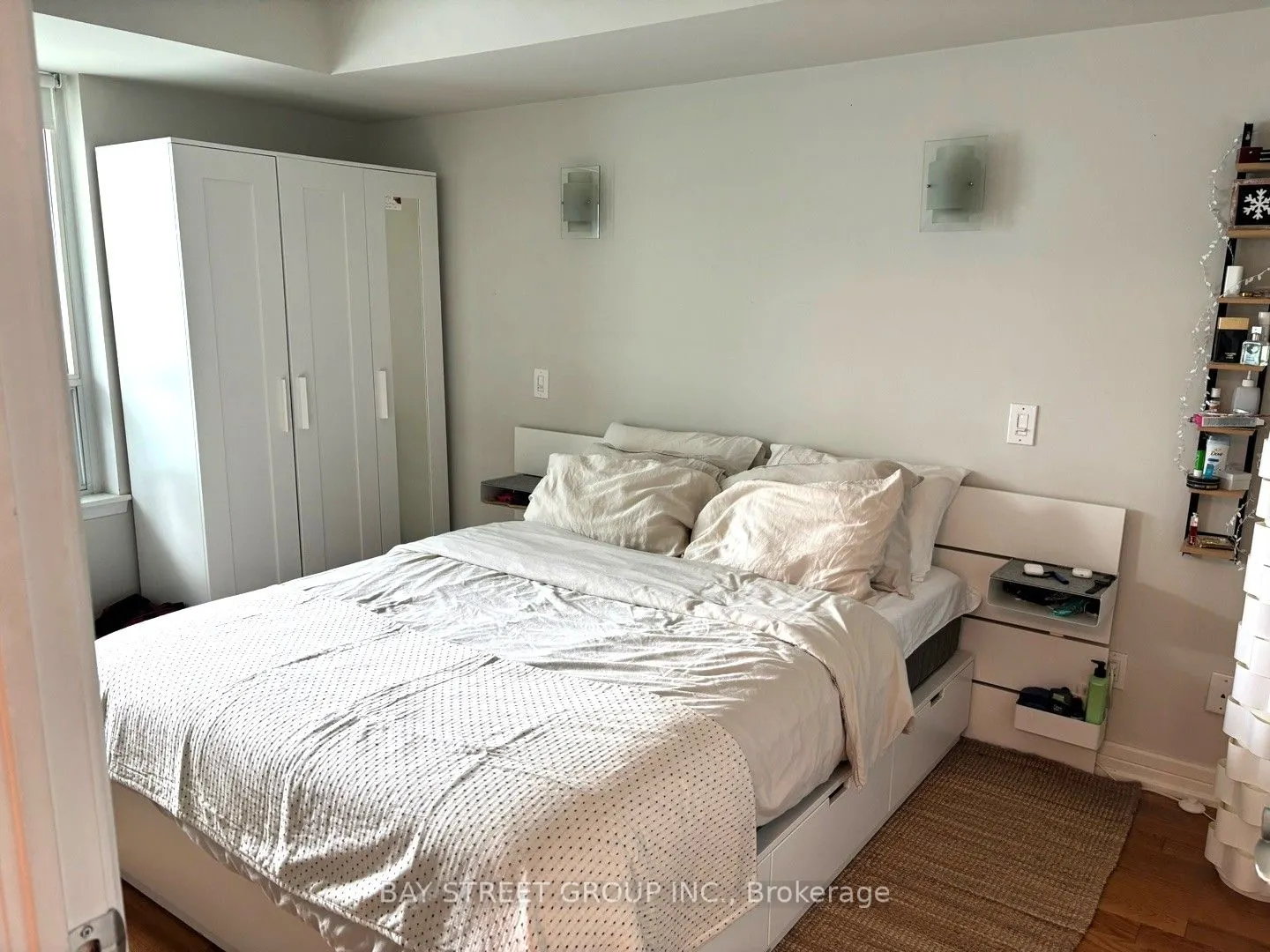 18 Harrison Garden Boulevard, #1009
