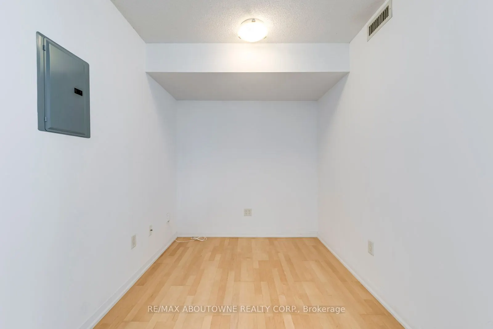 38 Grenville Street, #1502