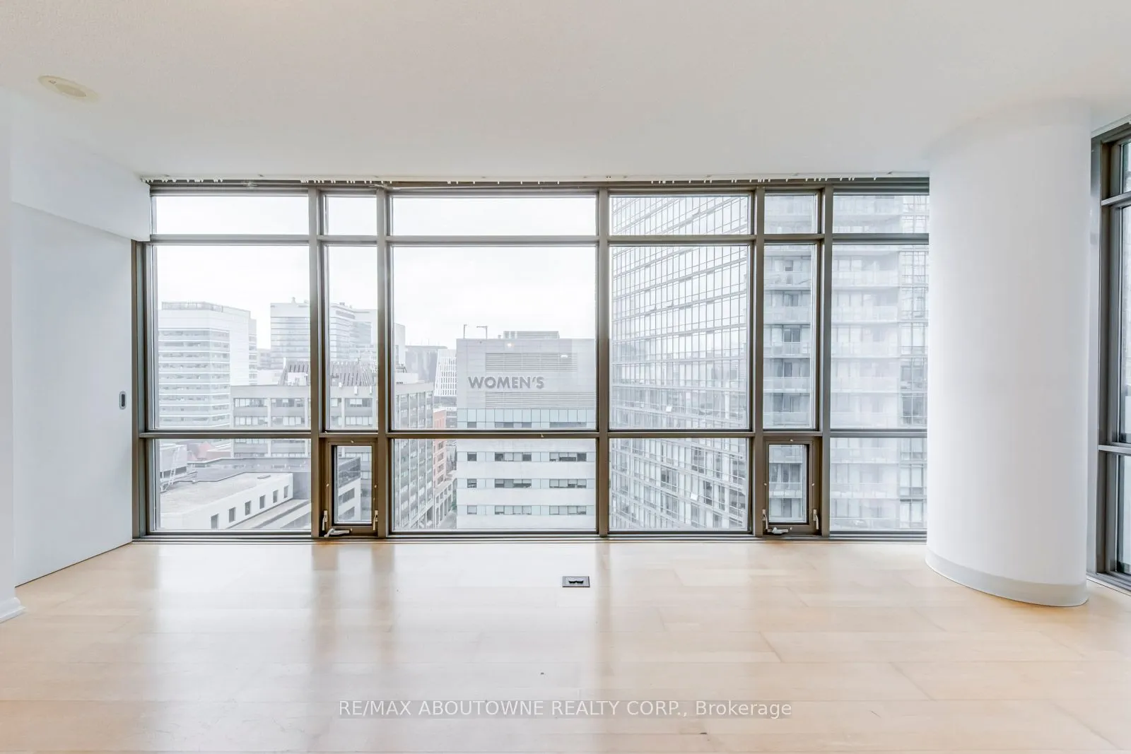 38 Grenville Street, #1502