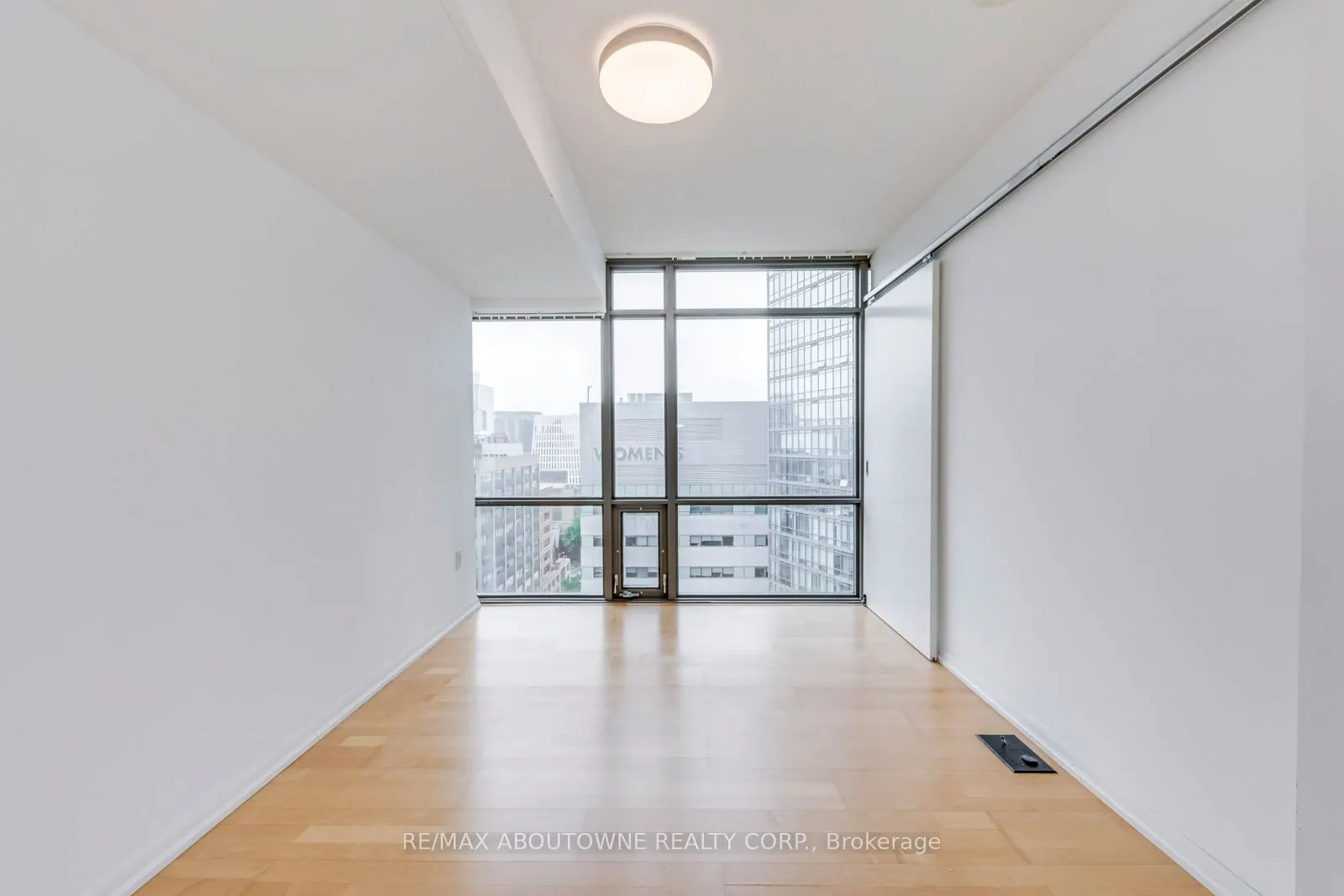38 Grenville Street, #1502
