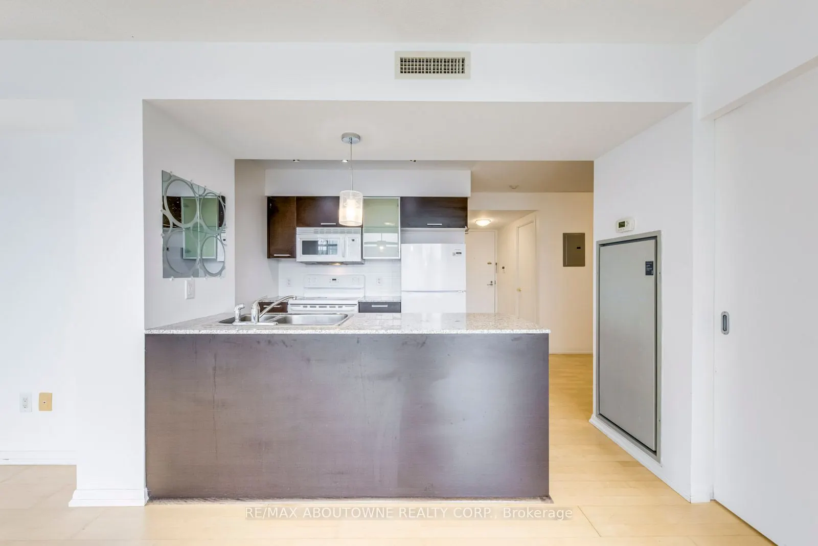 38 Grenville Street, #1502