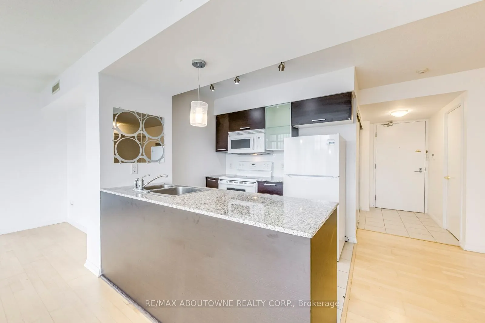 38 Grenville Street, #1502