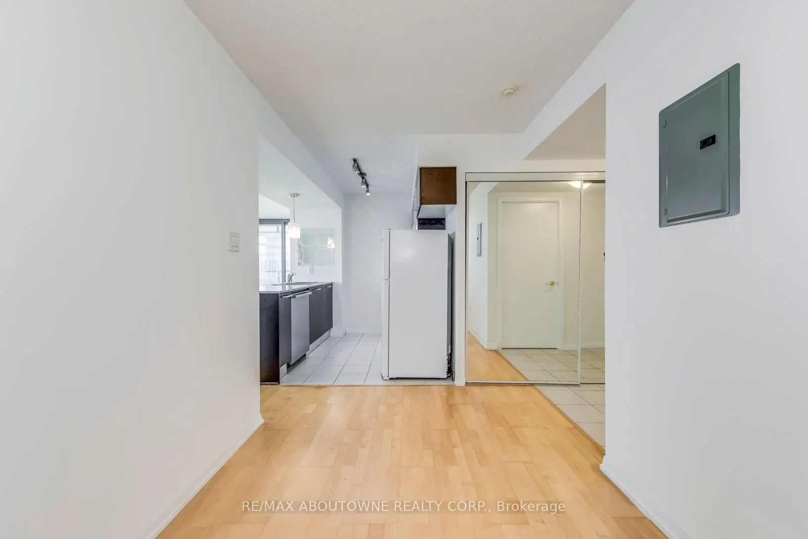 38 Grenville Street, #1502
