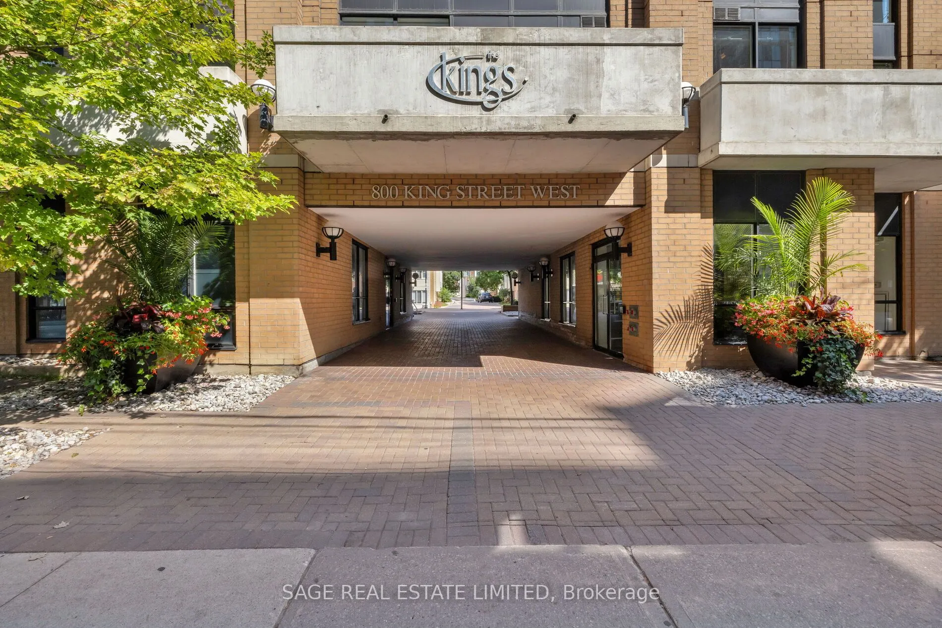 800 King Street W, #811
