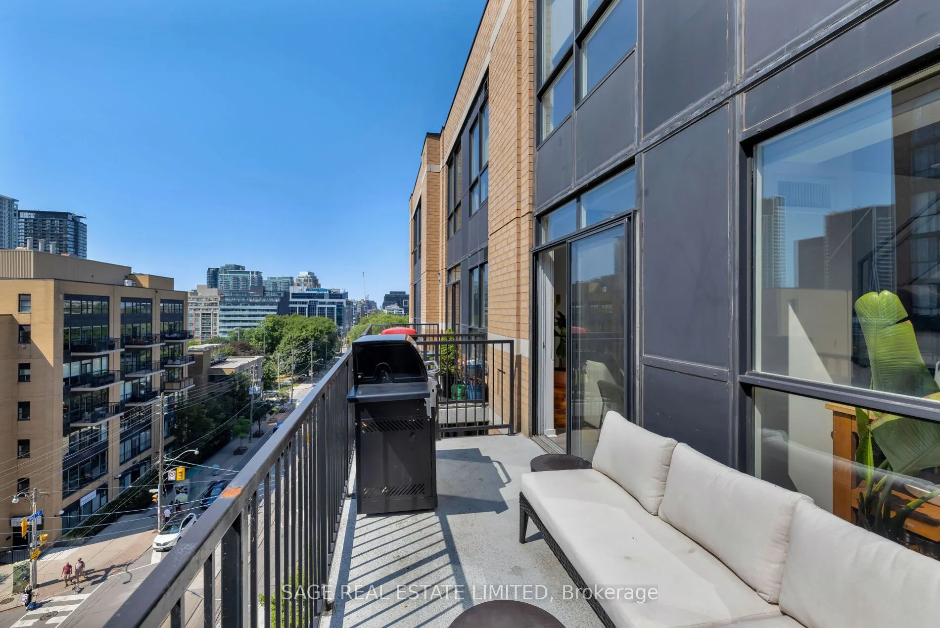 800 King Street W, #811