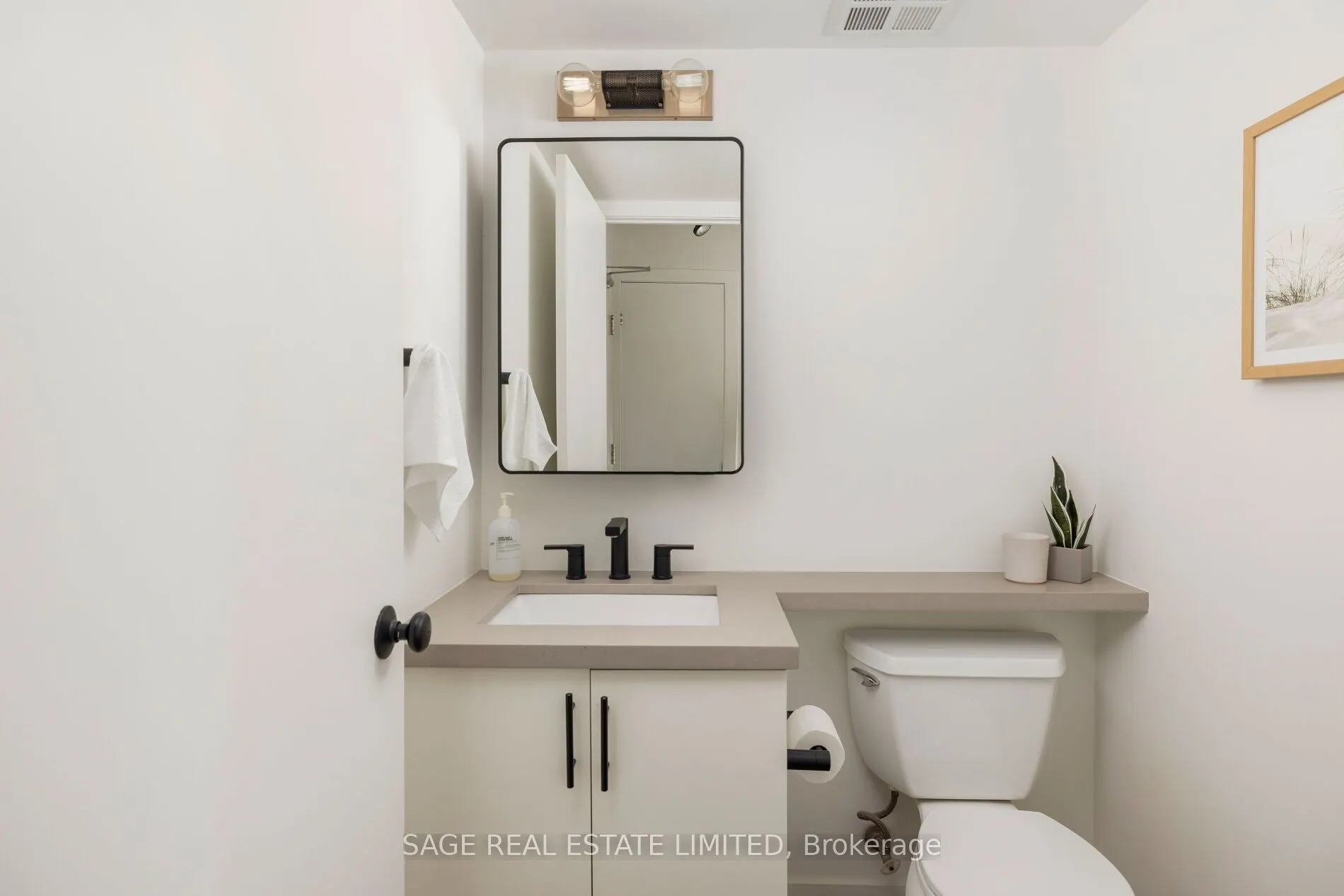 800 King Street W, #811