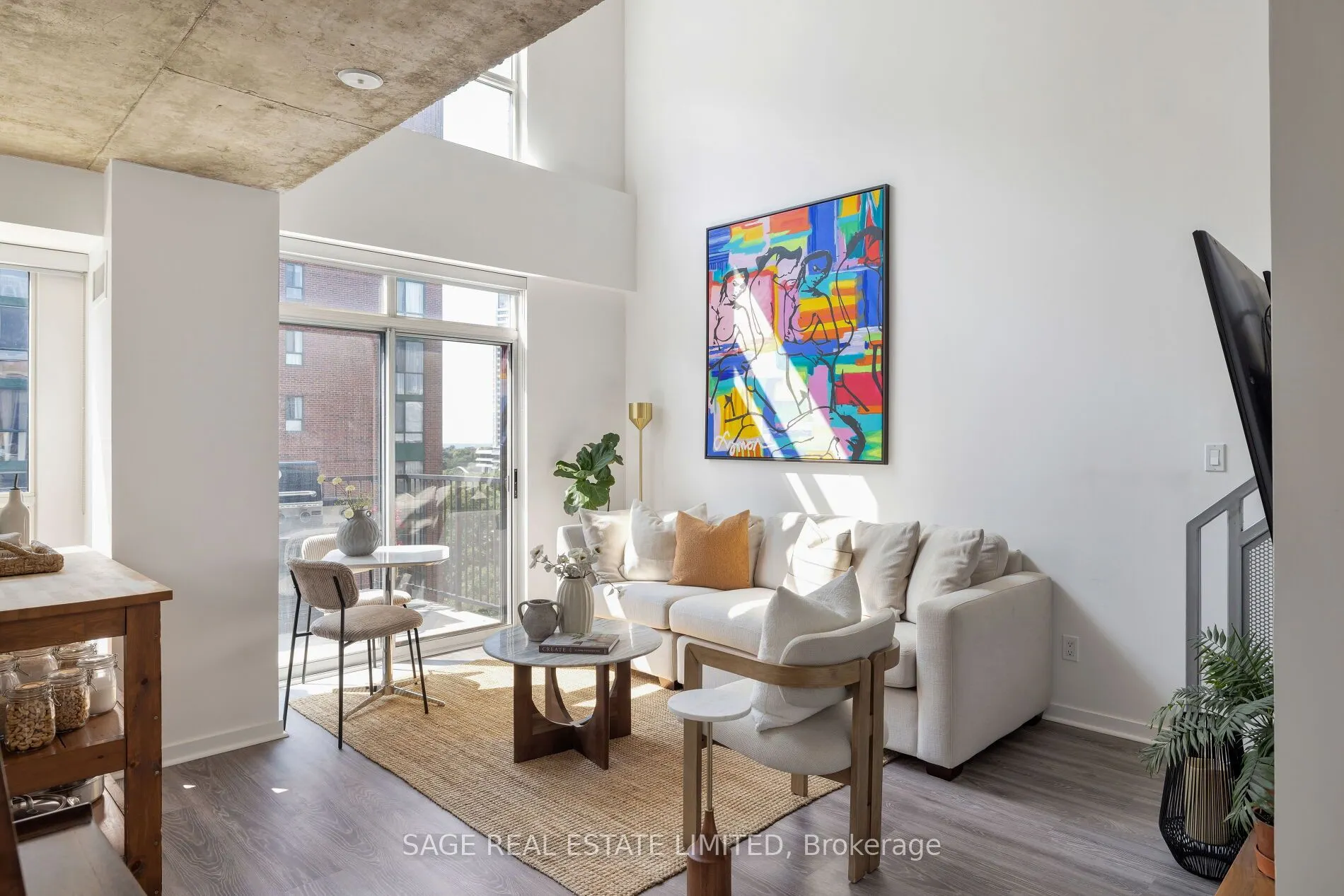 800 King Street W, #811