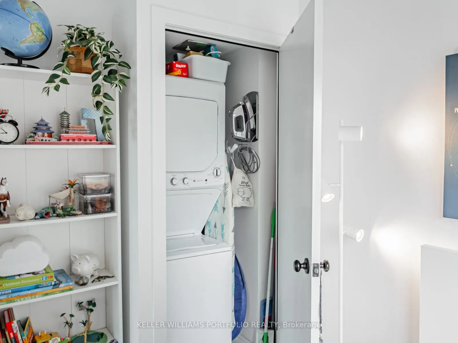 255 Richmond Street E, #1205