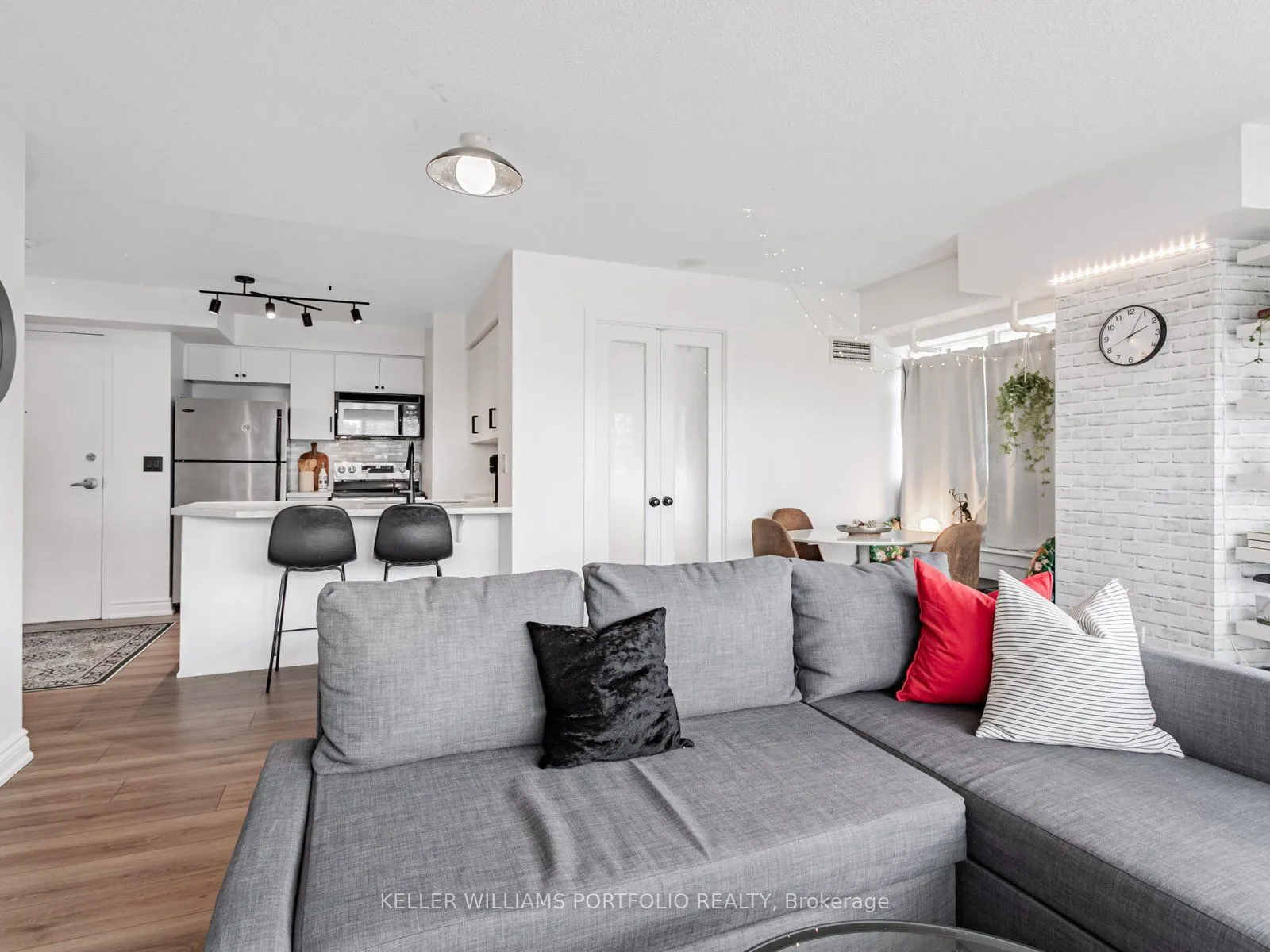 255 Richmond Street E, #1205