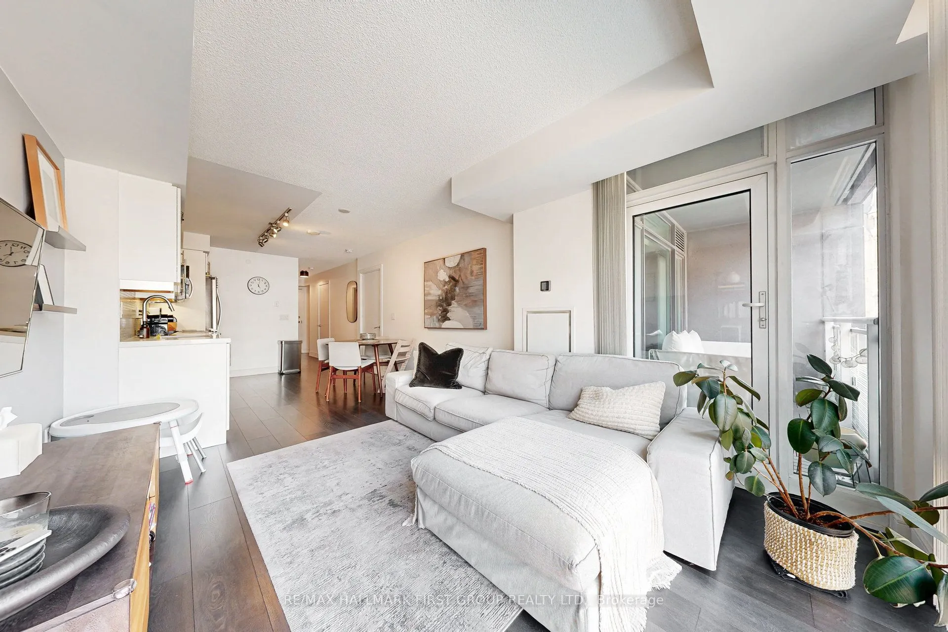 525 Adelaide Street W, #312