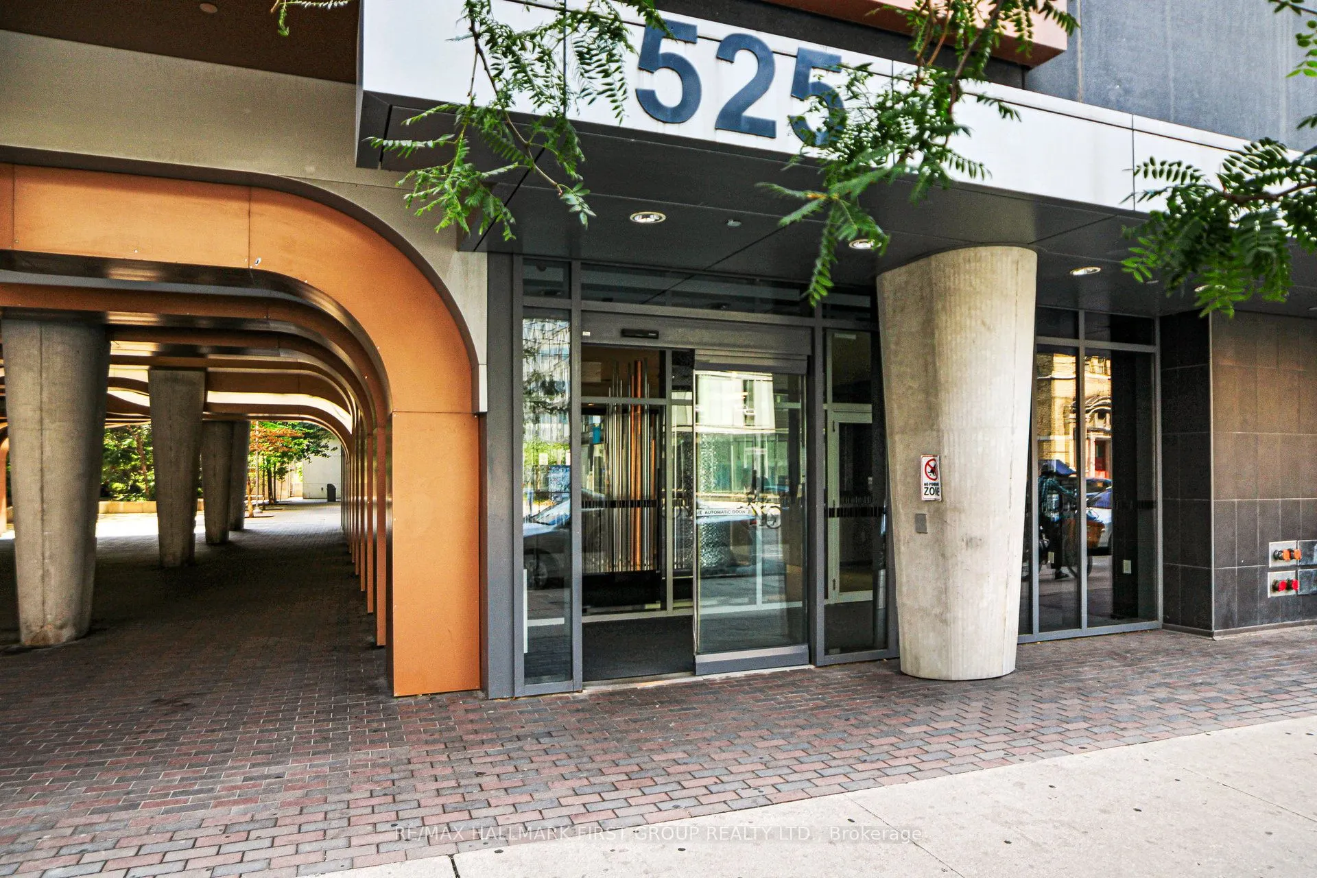 525 Adelaide Street W, #312