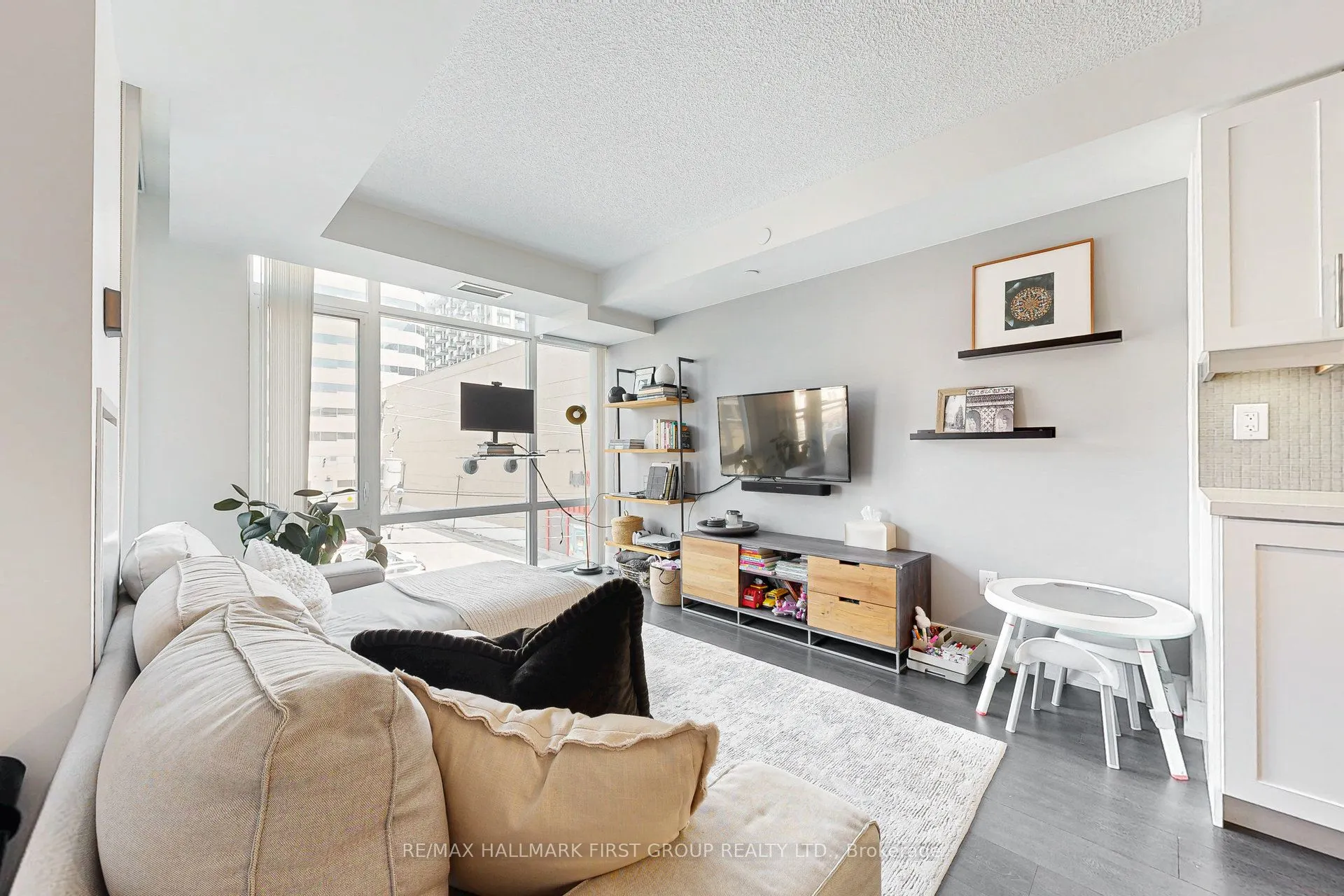 525 Adelaide Street W, #312