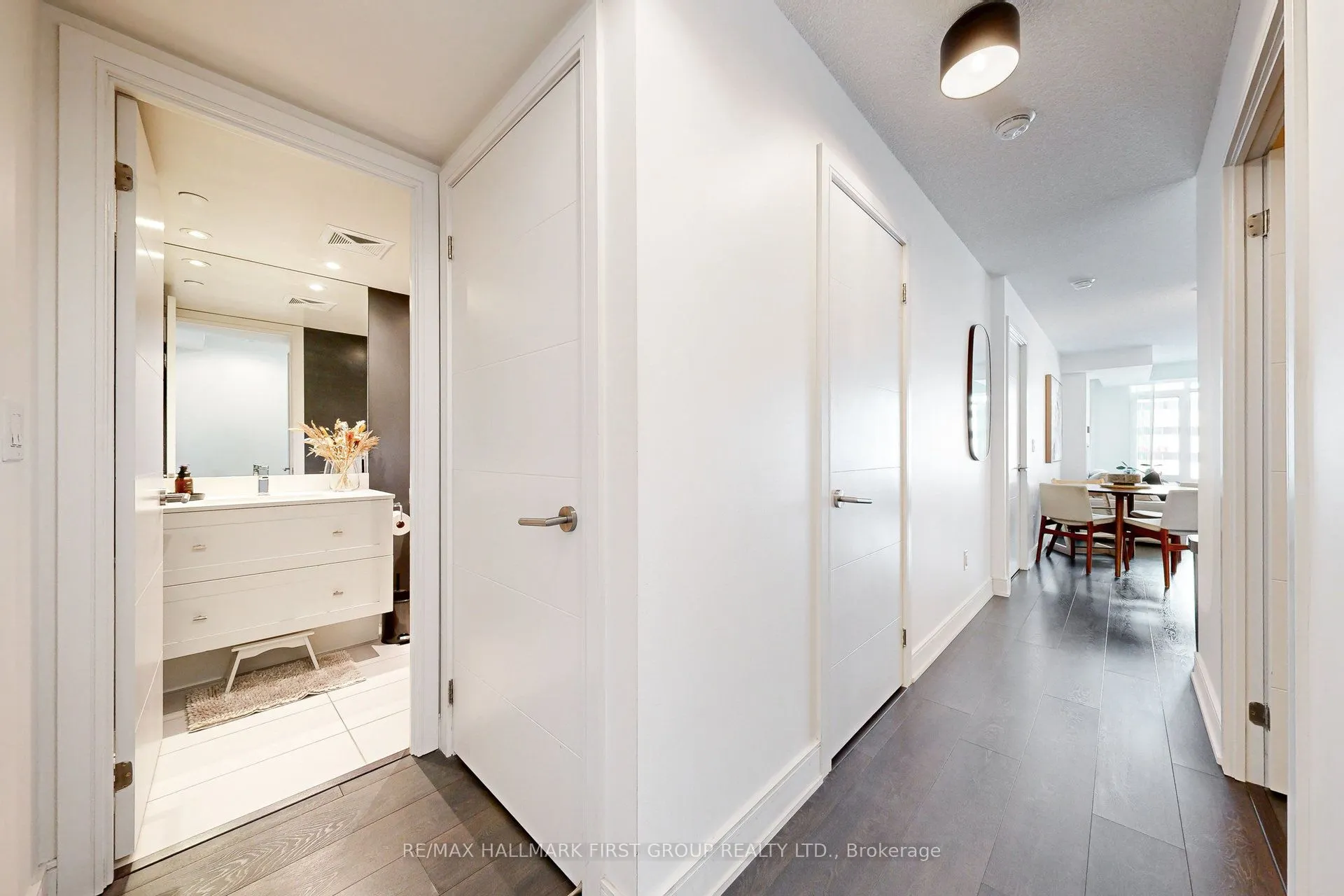 525 Adelaide Street W, #312
