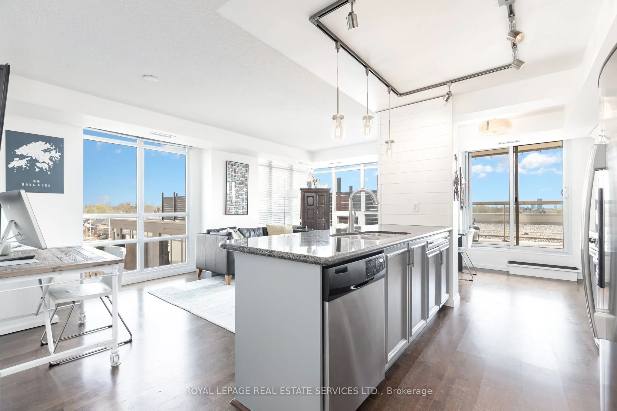 900 Mt Pleasant Road, #707